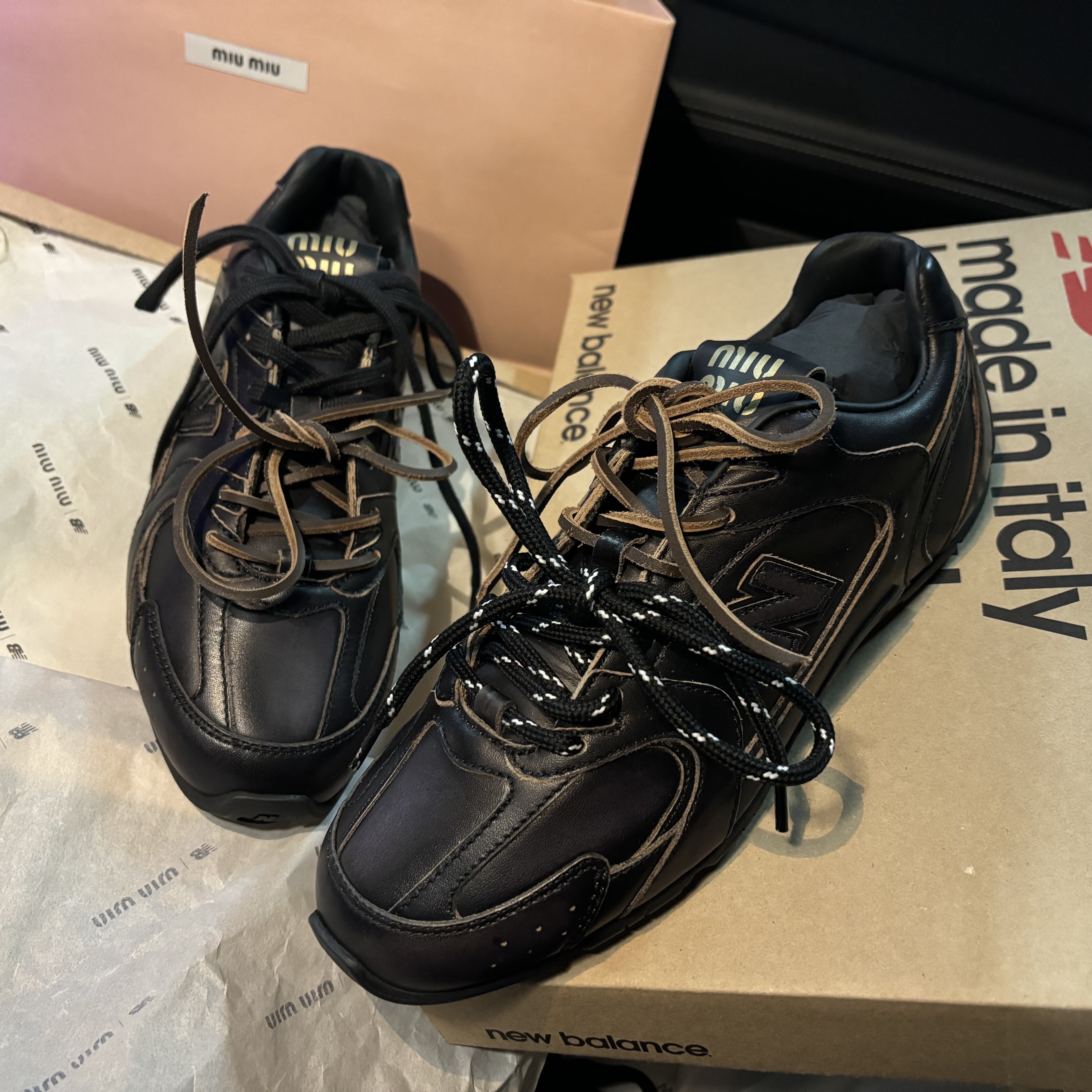 (W) New Balance x Miu Miu 530 SL Leather Sneakers Black 착용 스타일