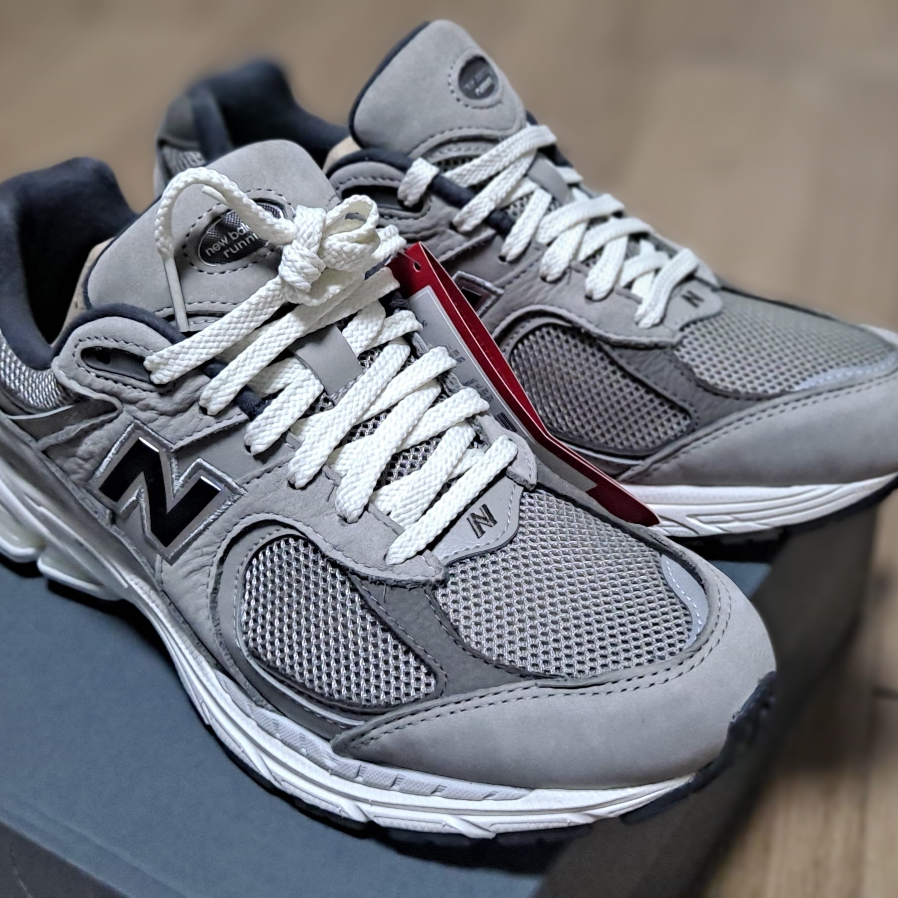 New Balance 2002 Warm Alpaca 착용 스타일 - 1