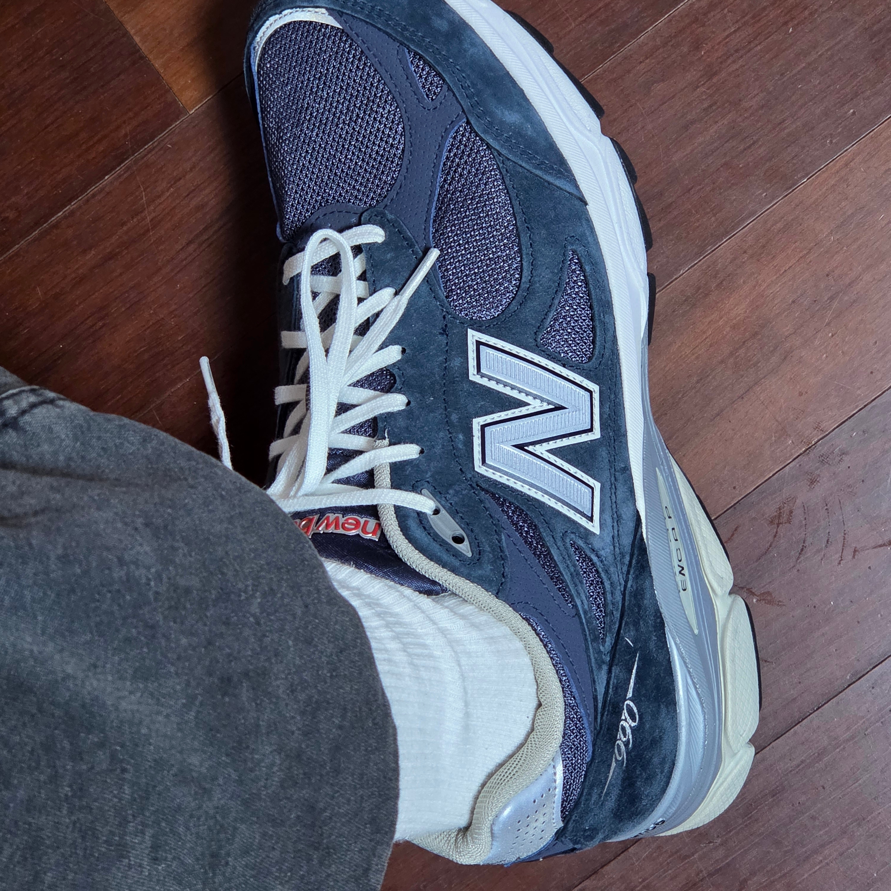 New Balance 990v3 Made in USA Navy - D Standard 착용 스타일 - 3