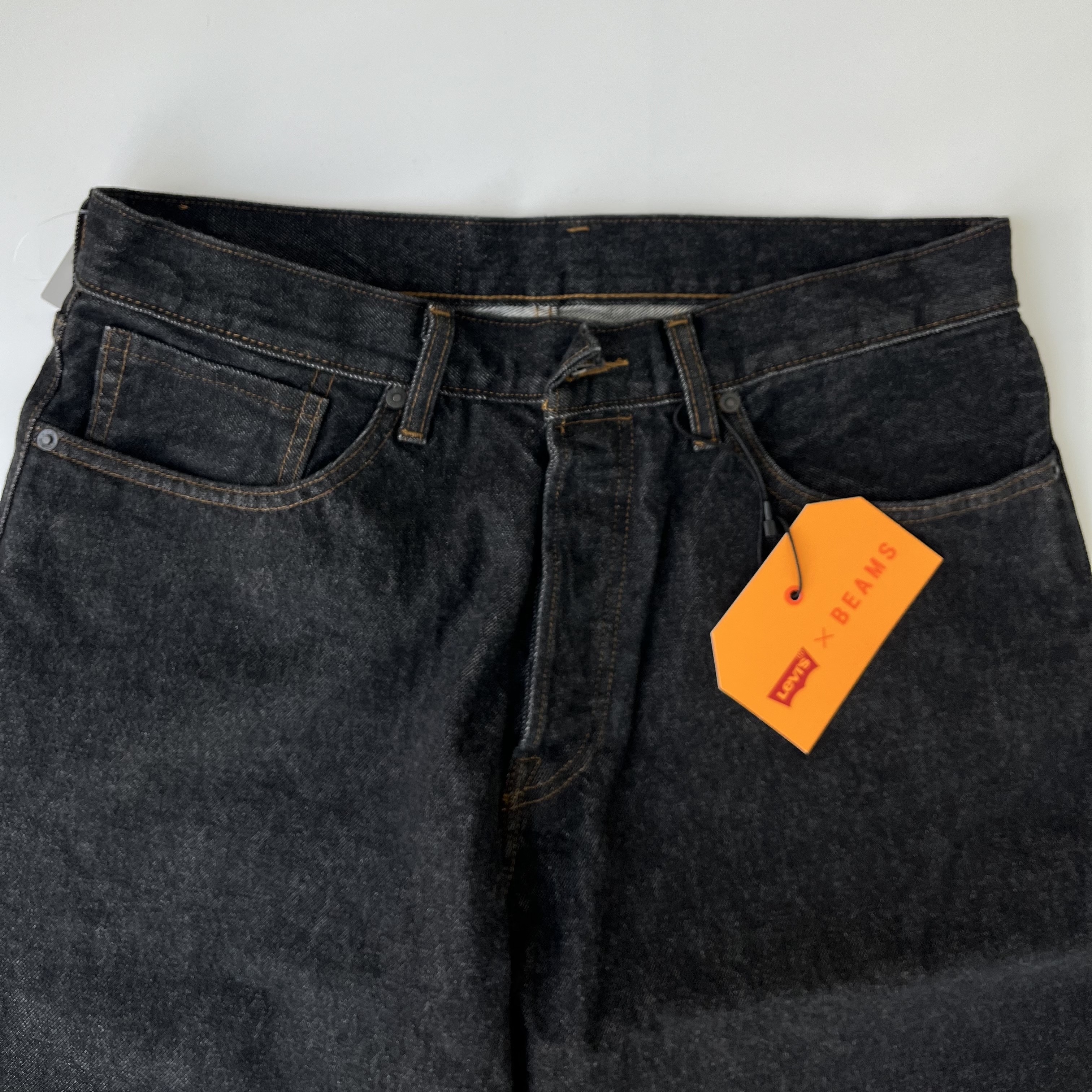 Levi's x Beams Denim Pants Black Rinse 착용 스타일 - 4
