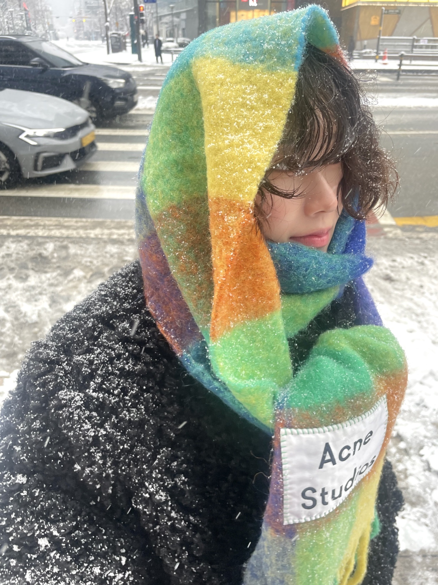 Acne Studios Large Check Muffler Blue Orange Green 착용 스타일