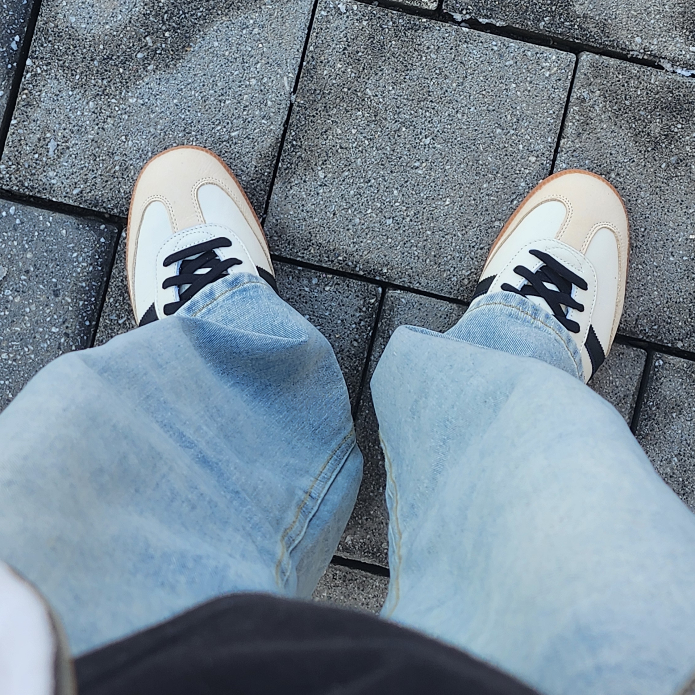 (W) Adidas Samba OG Cream White Core Black, IAB Studio Long Sleeve Black - 23FW 착용 스타일
