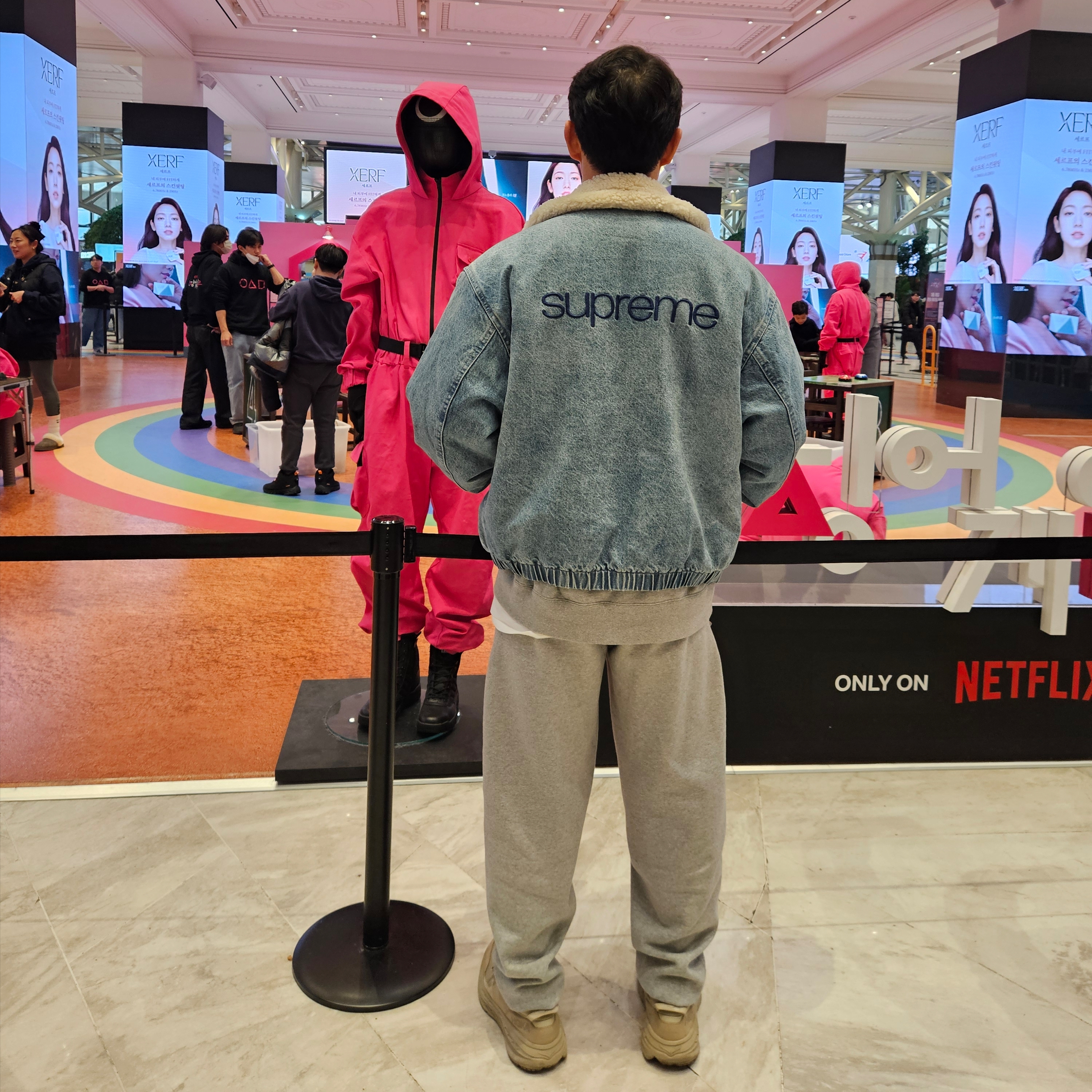 Supreme Faux Shearling Lined Bomber Jacket Denim - 24FW, Nike x Stussy NRG Fleece Pants Dark Grey Heather (DO9340-063) 착용 스타일