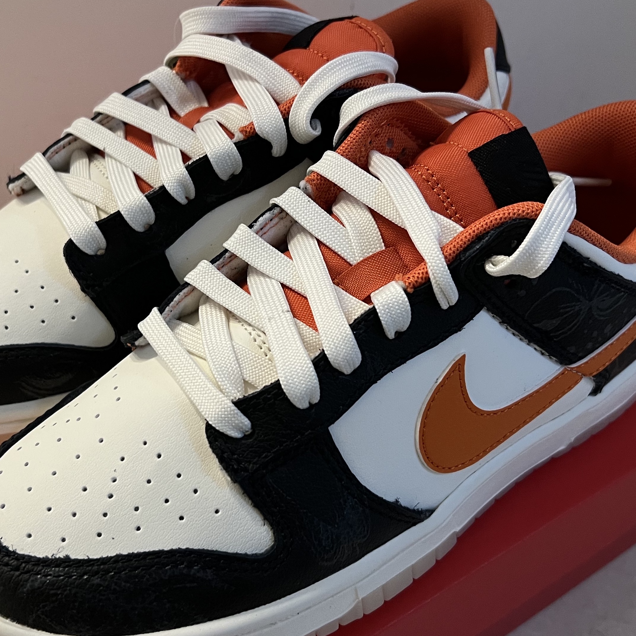 Nike Dunk Low Retro PRM Halloween 착용 스타일 - 1