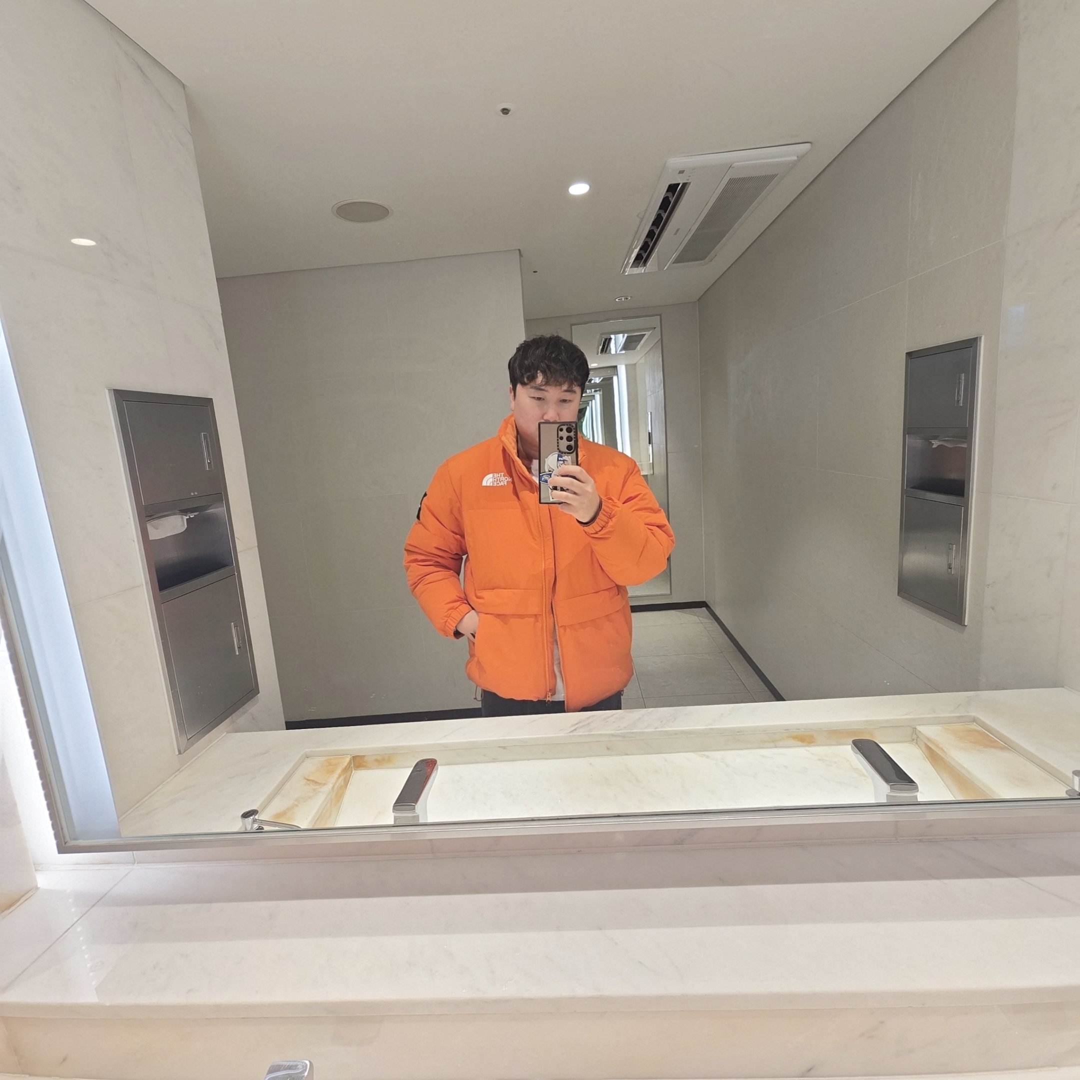 The North Face White Label Neo Puffy Down Jacket Orange 착용 스타일