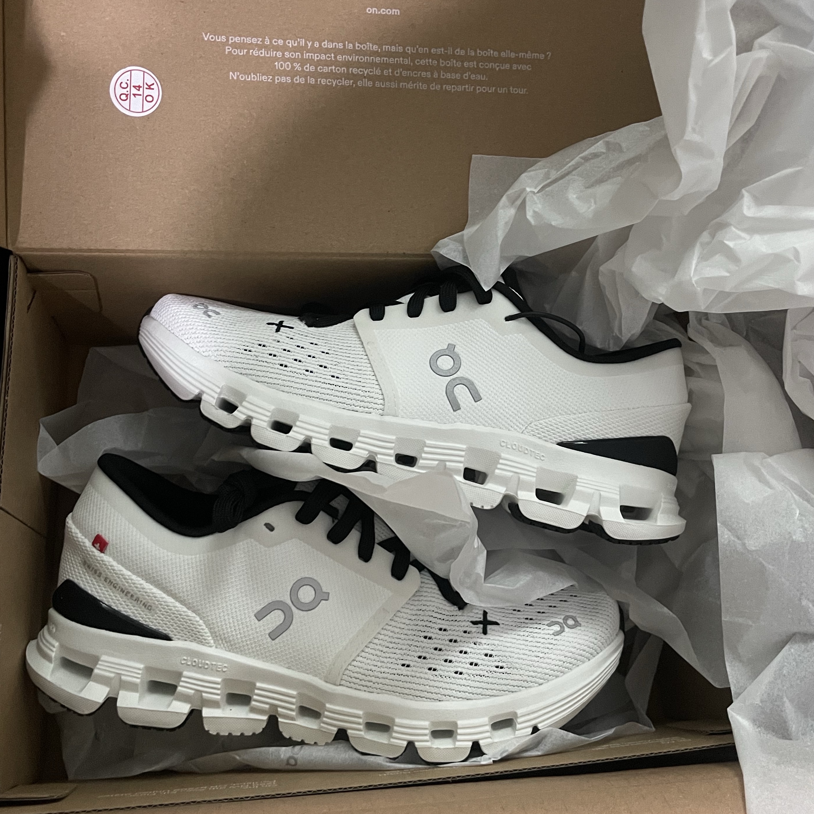 (W) On Running Cloud X 4 Ivory Black 착용 스타일