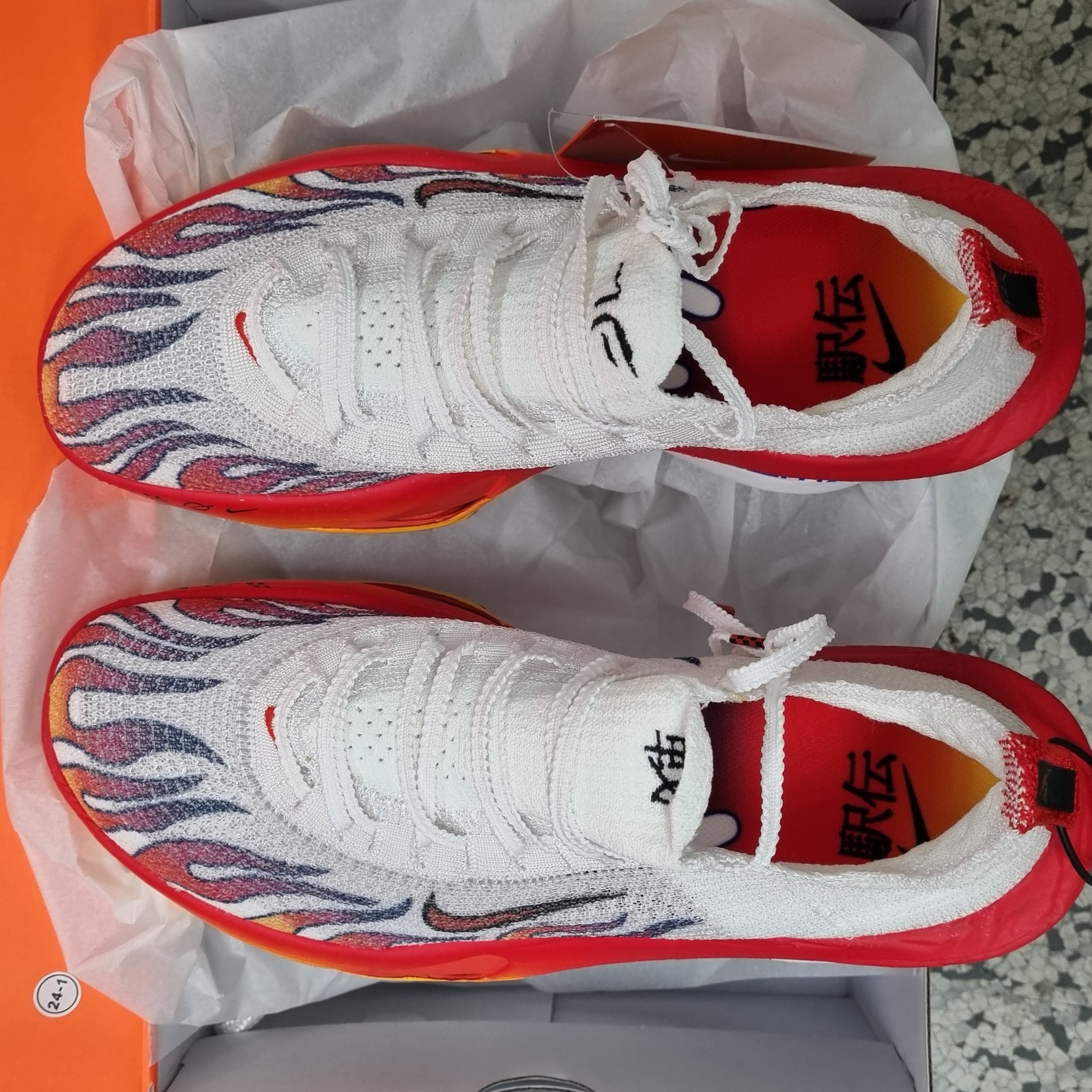 Nike Air Zoom Alphafly Next% 3 PRM White Habanero Red 착용 스타일 - 2
