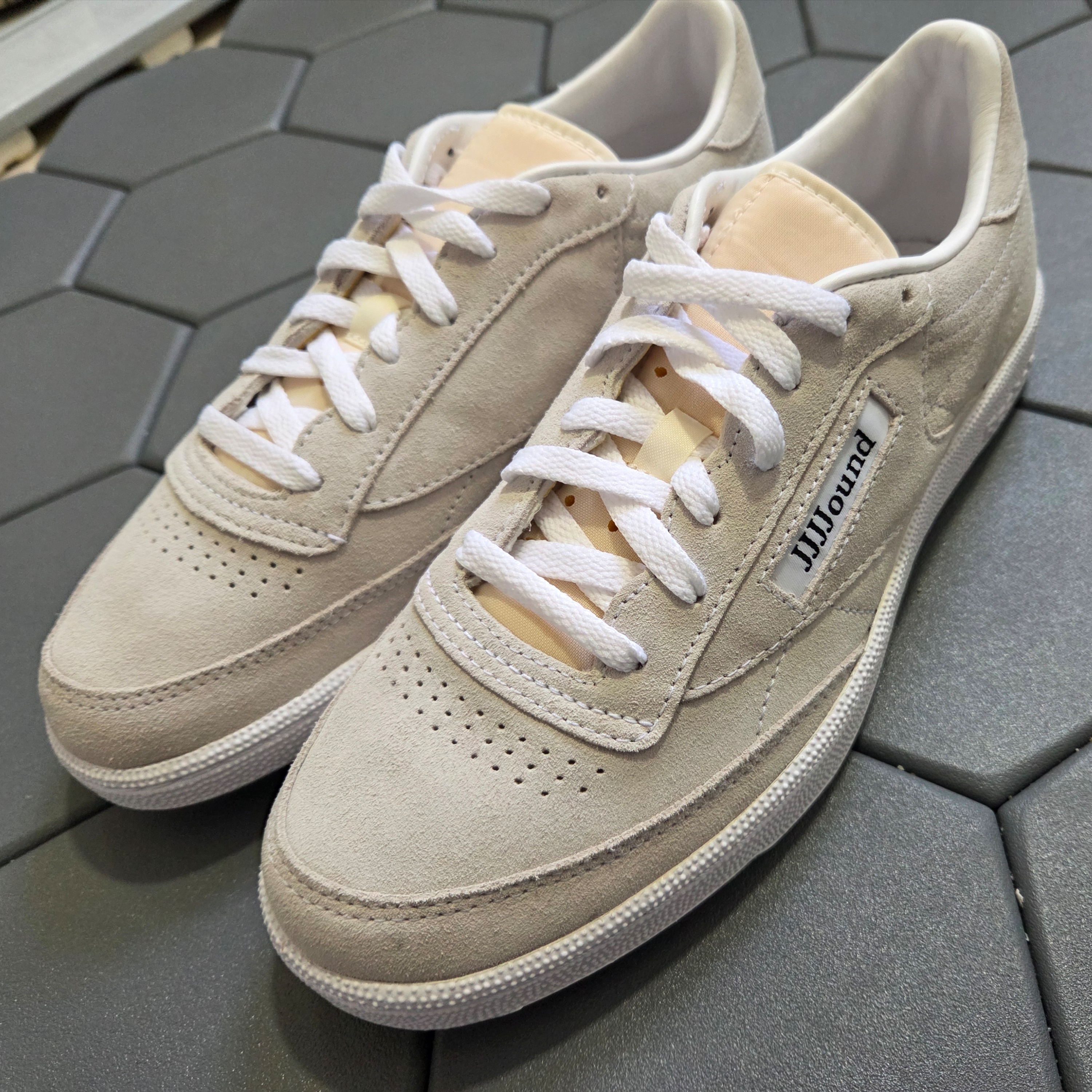 Reebok x JJJJound Club C 85 Suede White Chalk 착용 스타일