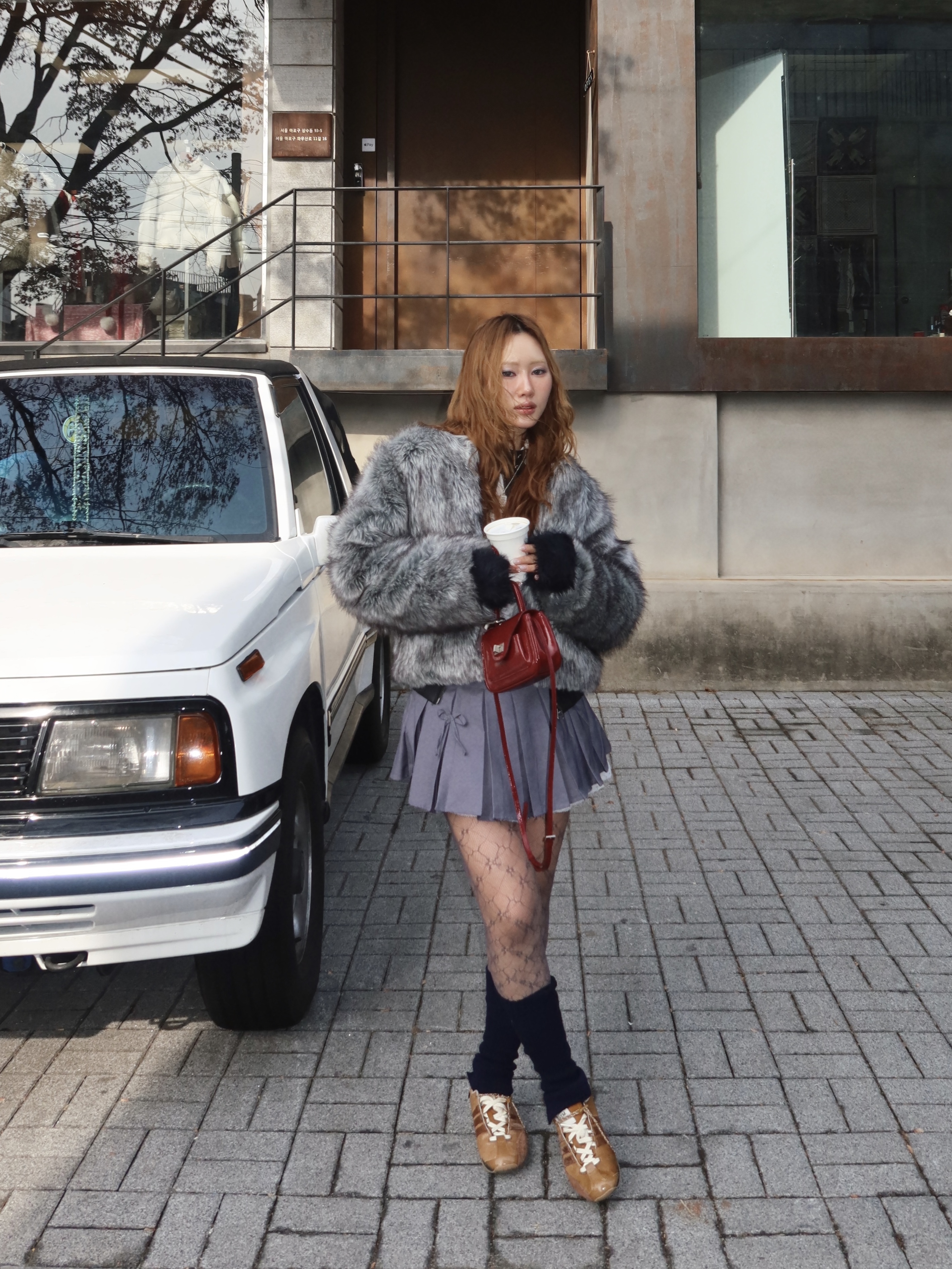 APOA Pao Mini Tote Bag Burgundy, Adidas x Song for the Mute Country OG Bronze Strata Wild Brown 착용 스타일 - 3