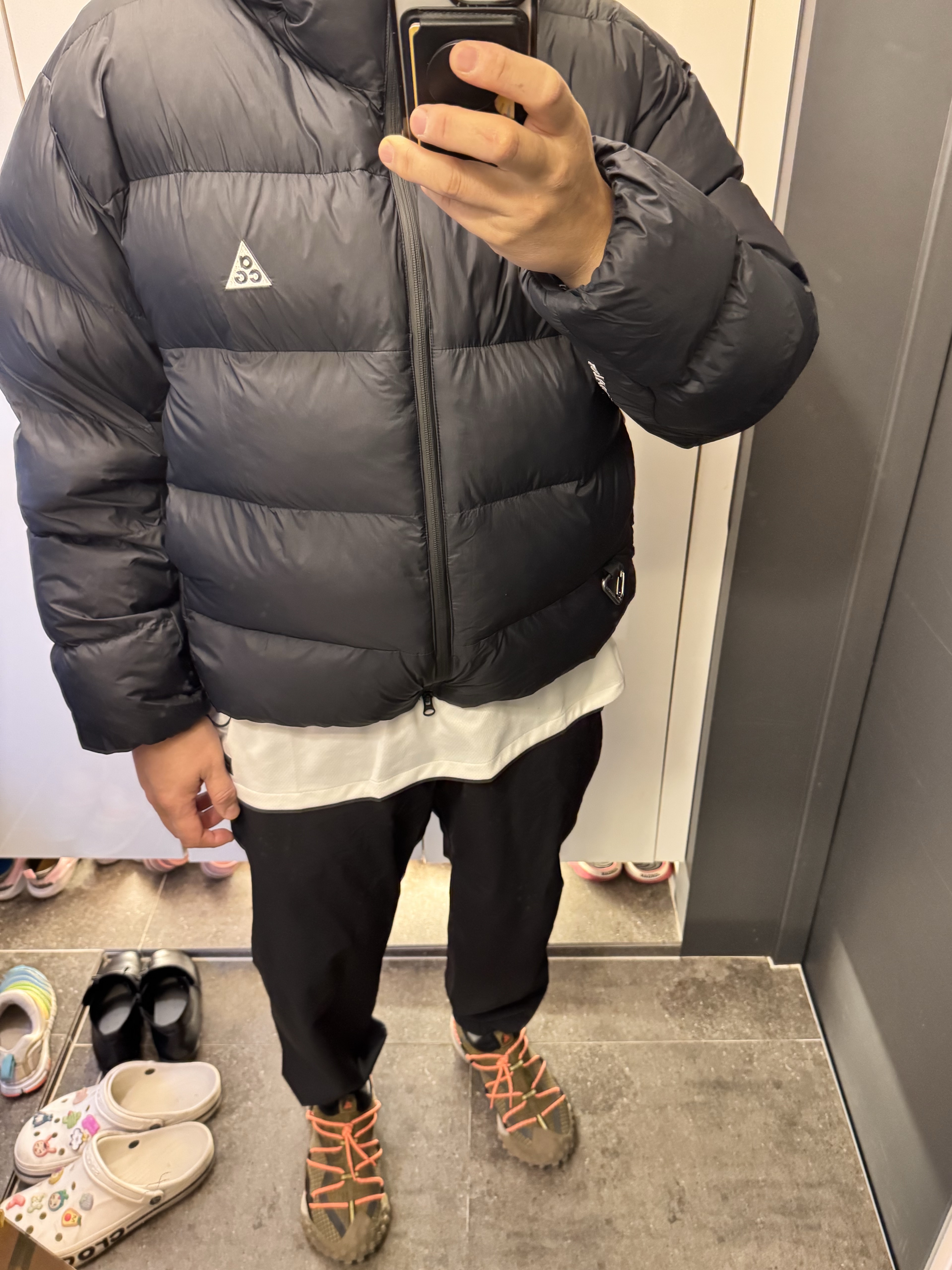 Nike ACG Therma-Fit ADV Lunar Lake Loose Hooded Jacket Black Summit White - Asia, Nike ACG Mountain Fly Low Gore-Tex SE Hazel Rush 착용 스타일 - 2