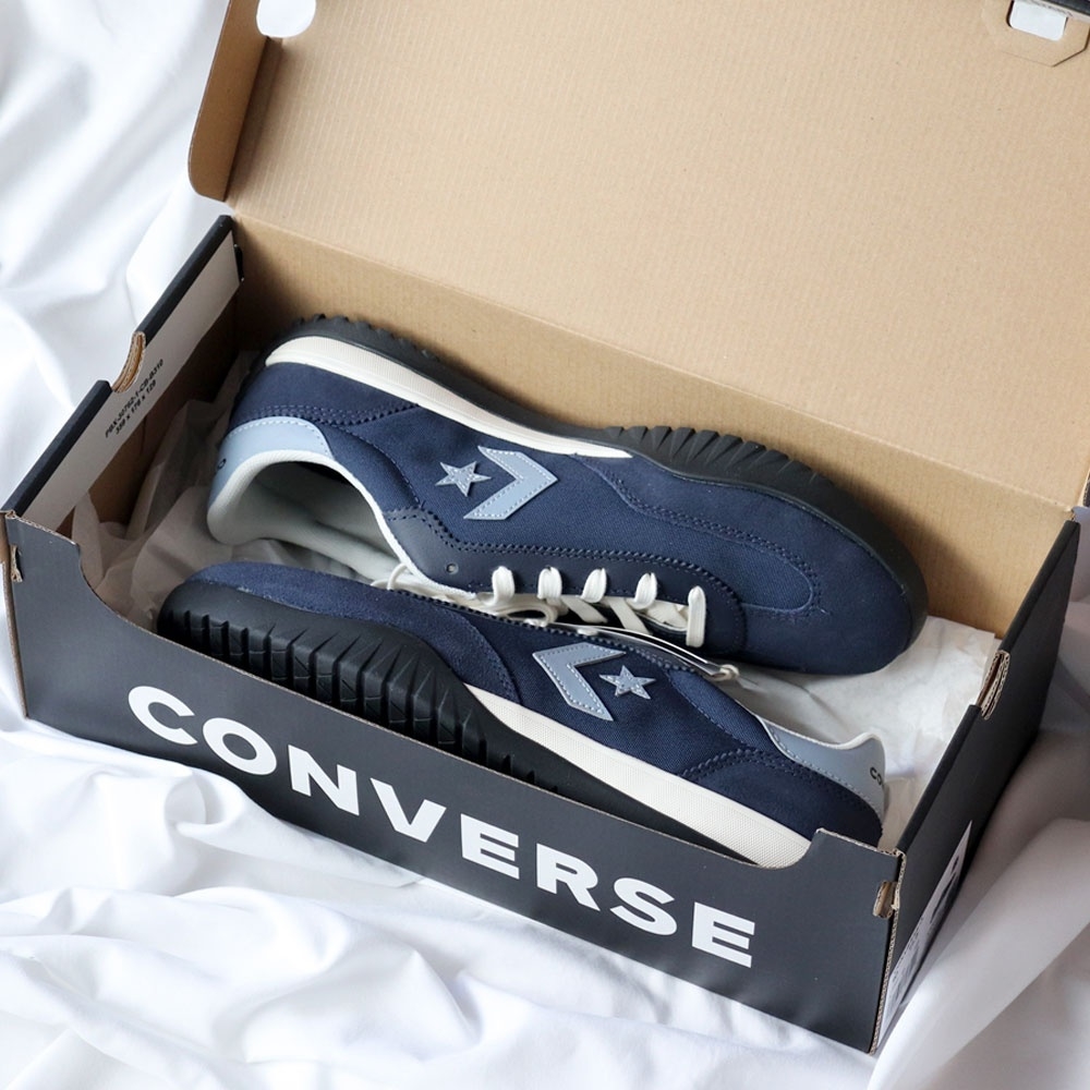 Converse Run Star Trainer Retro Sport Azul 착용 스타일 - 4