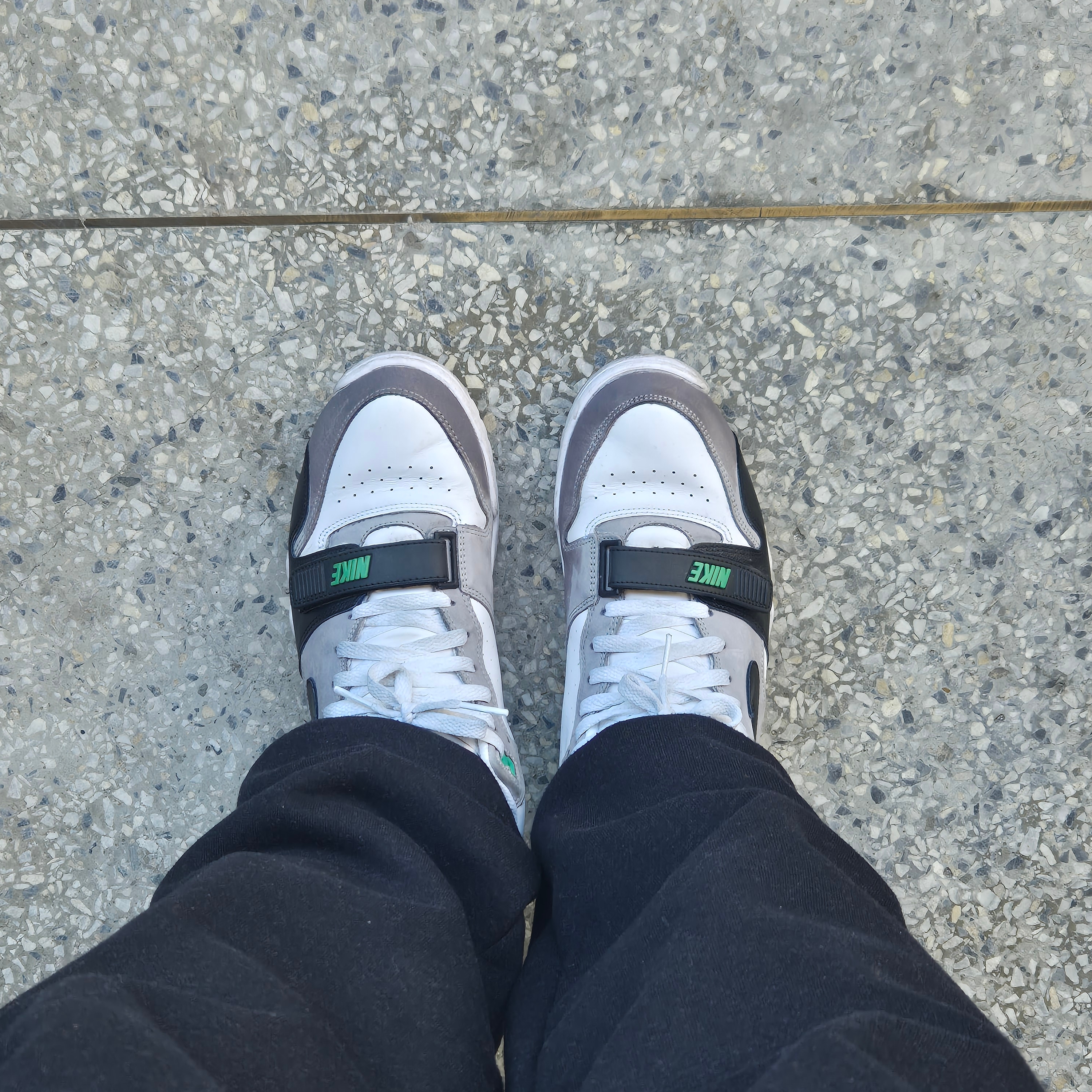 Nike Air Trainer 1 Chlorophyll 착용 스타일