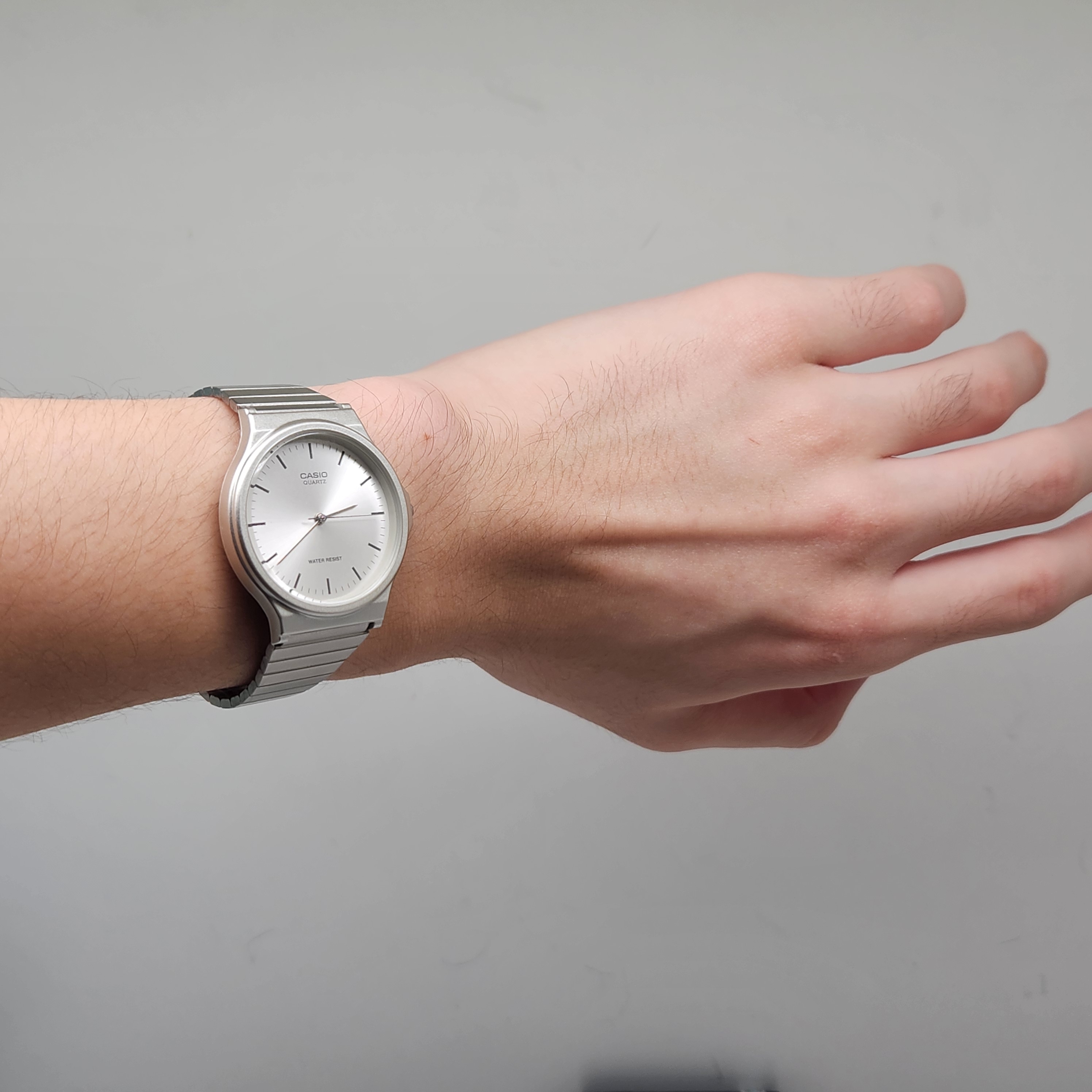 Casio MQ-24D-7E 착용 스타일 - 2