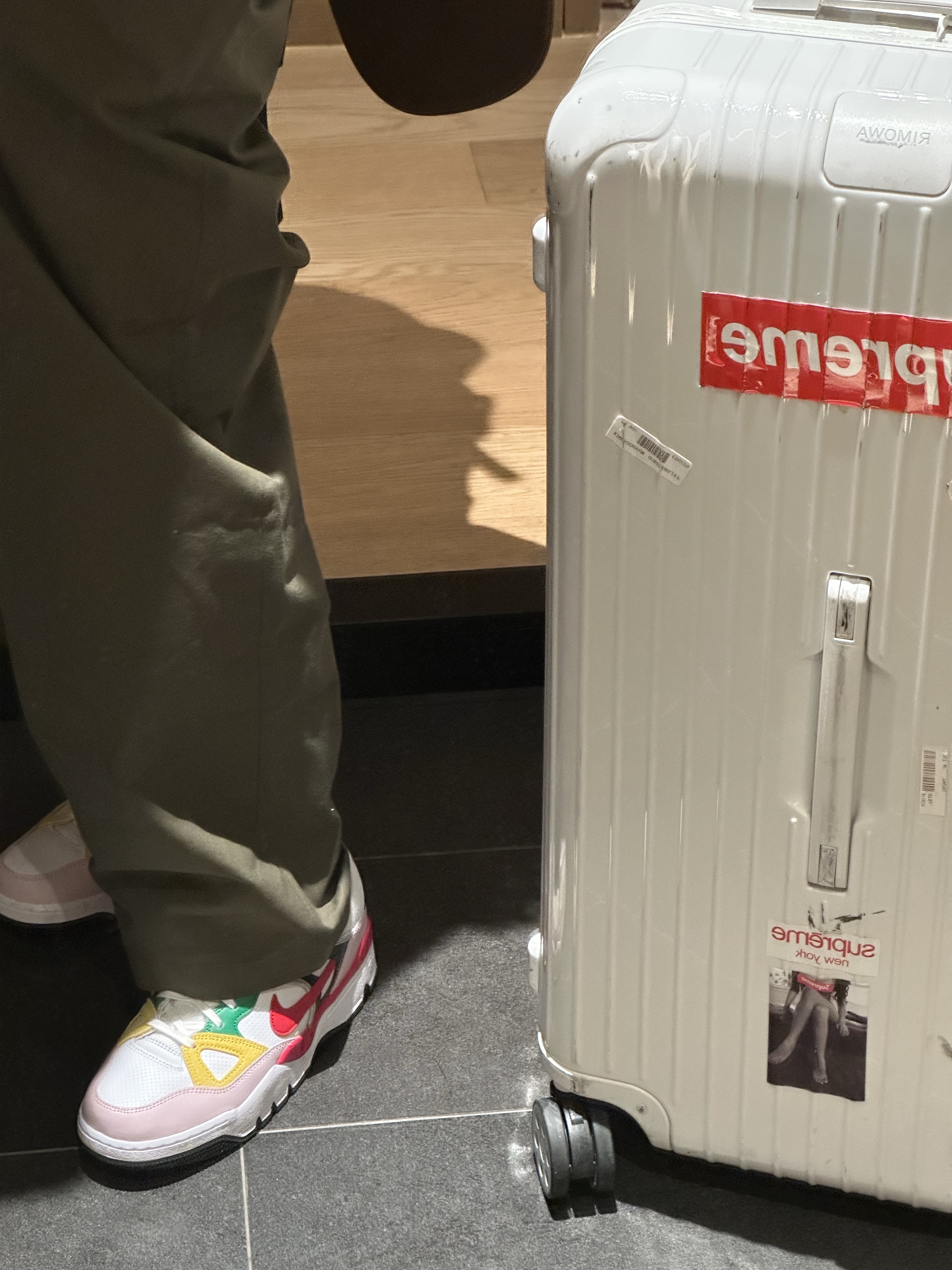 Nike ACG Karst Backpack Black Dark Smoke Grey, Supreme Mohair Beanie Heather Grey - 23FW 착용 스타일 - 5