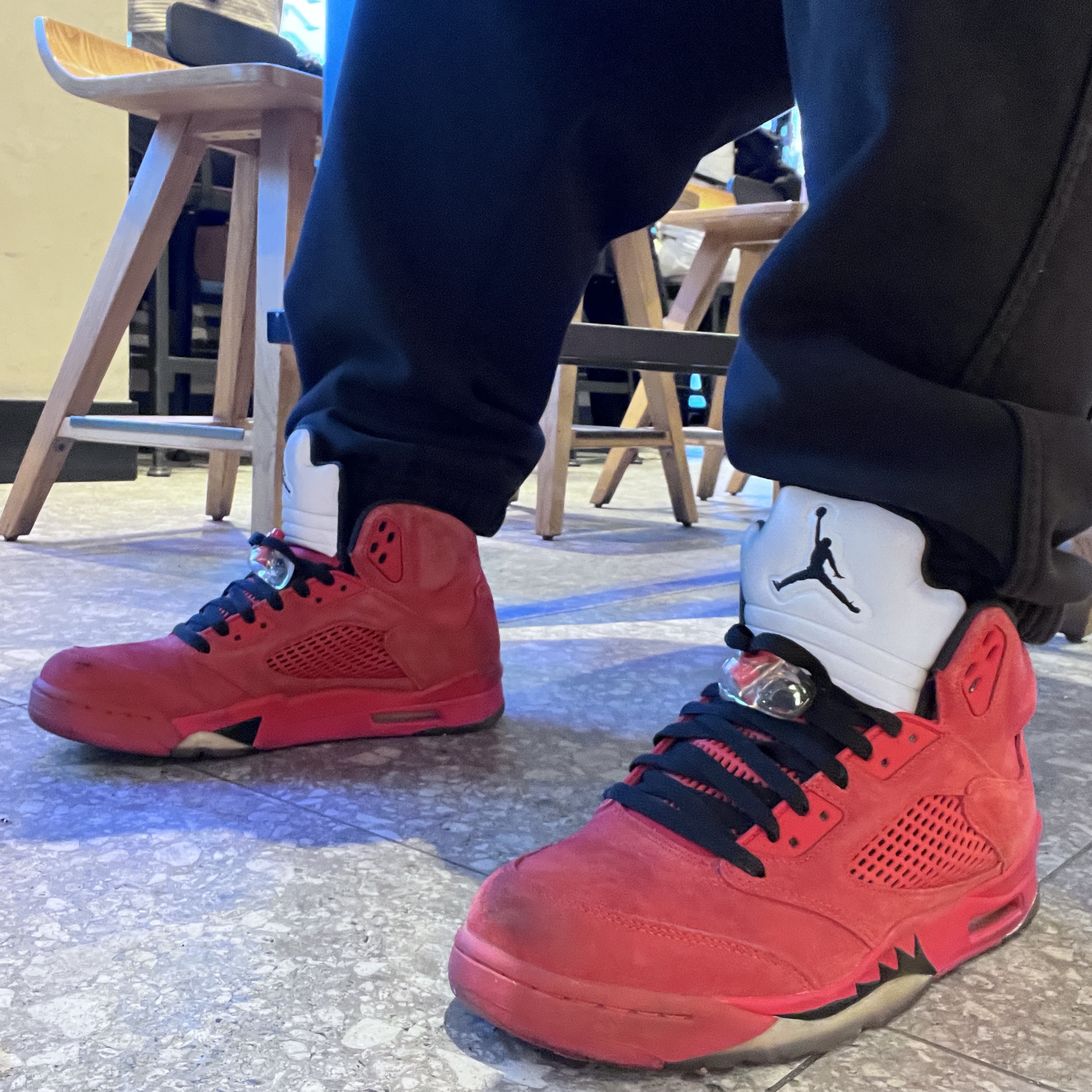Jordan 5 Retro Red Suede 착용 스타일 - 5