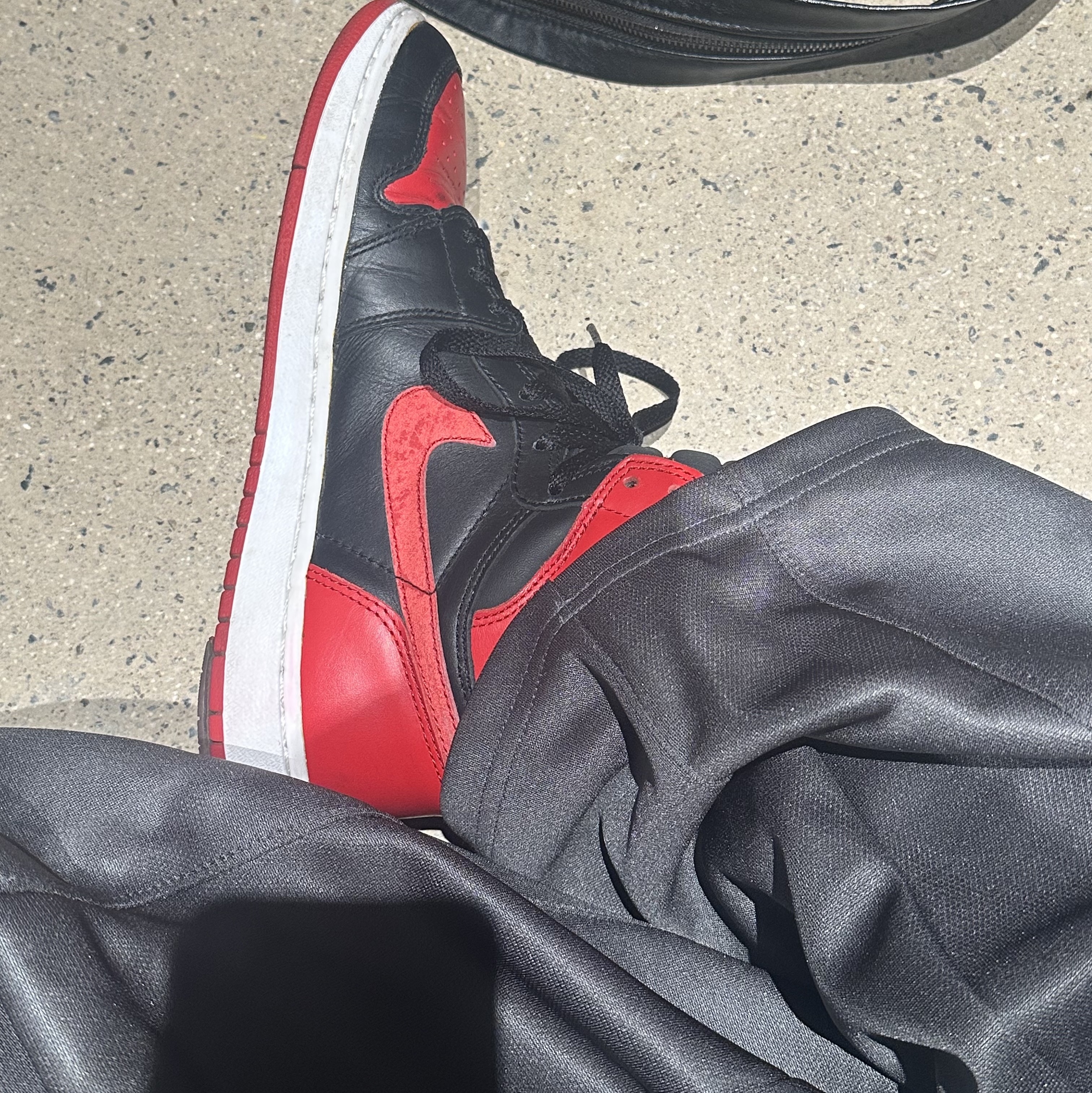 Jordan 1 Retro Bred 2001, Jordan 1 High 85 Bred 착용 스타일 - 1