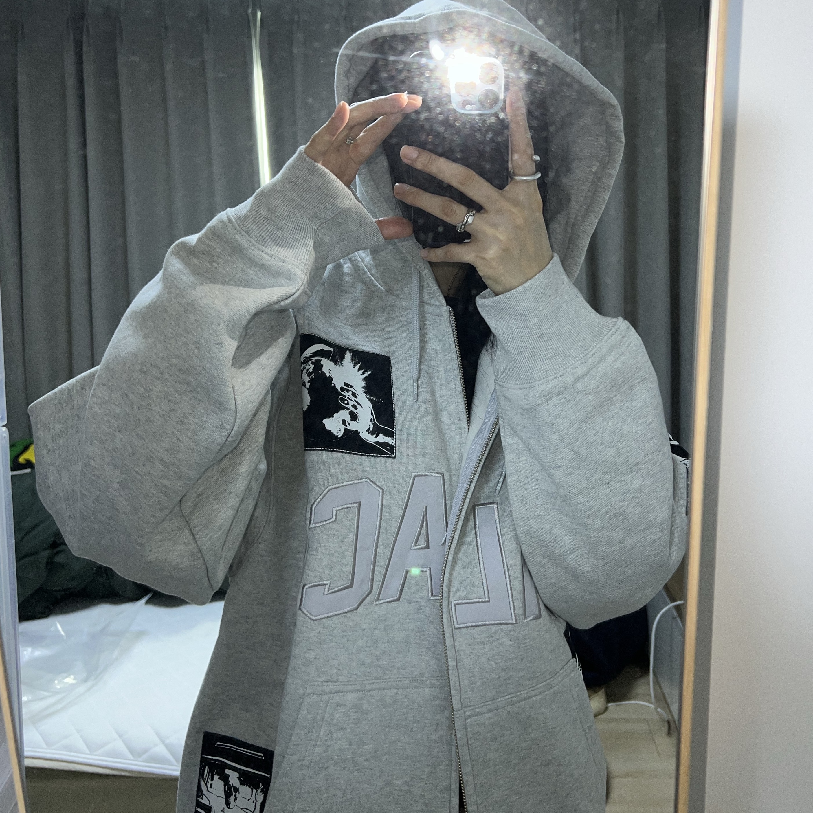 Palace Patch Up Zip Hood Grey Marl - 25SS 착용 스타일