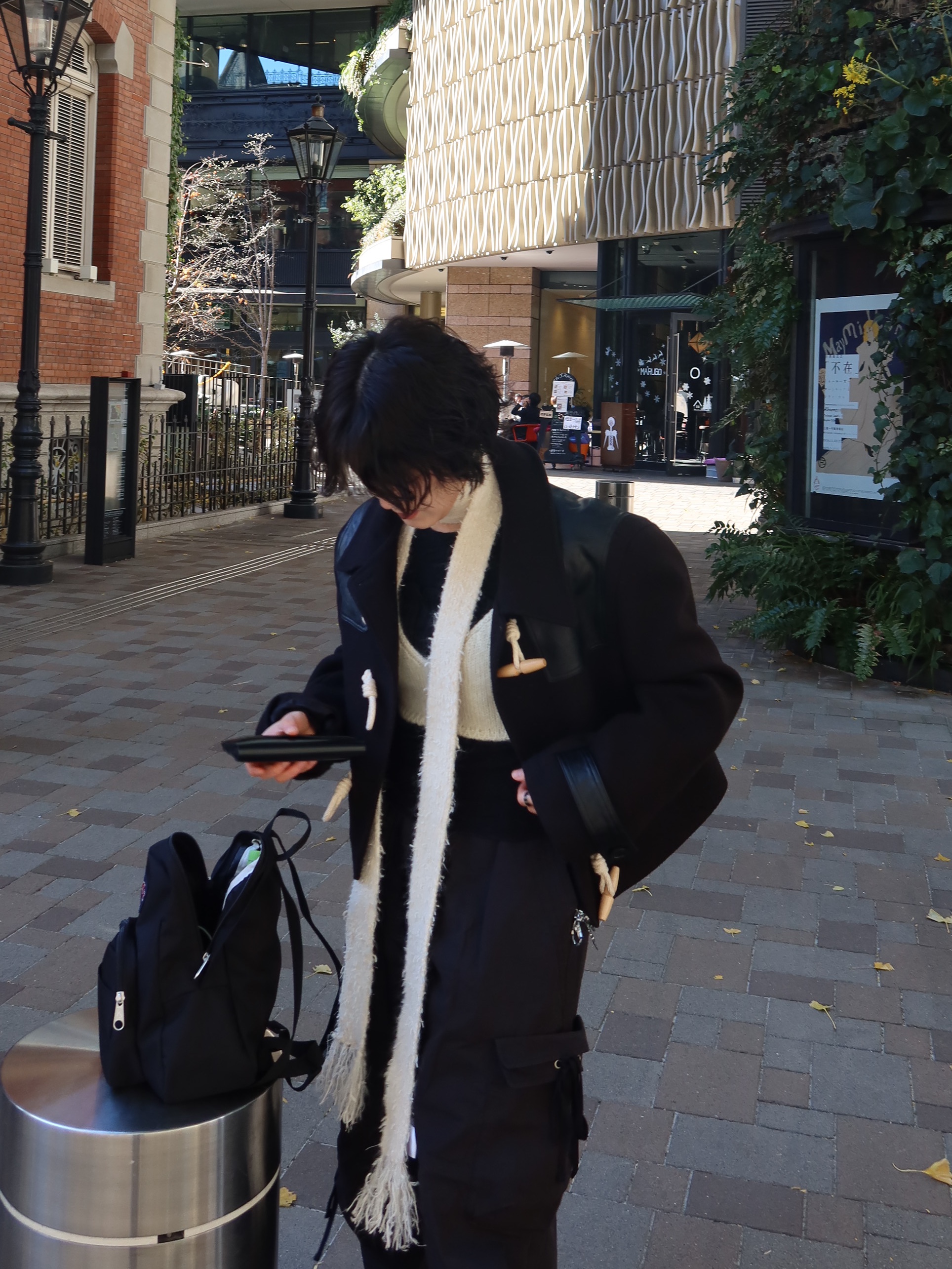 Jansport Half Pint Mini Backpack Black 착용 스타일
