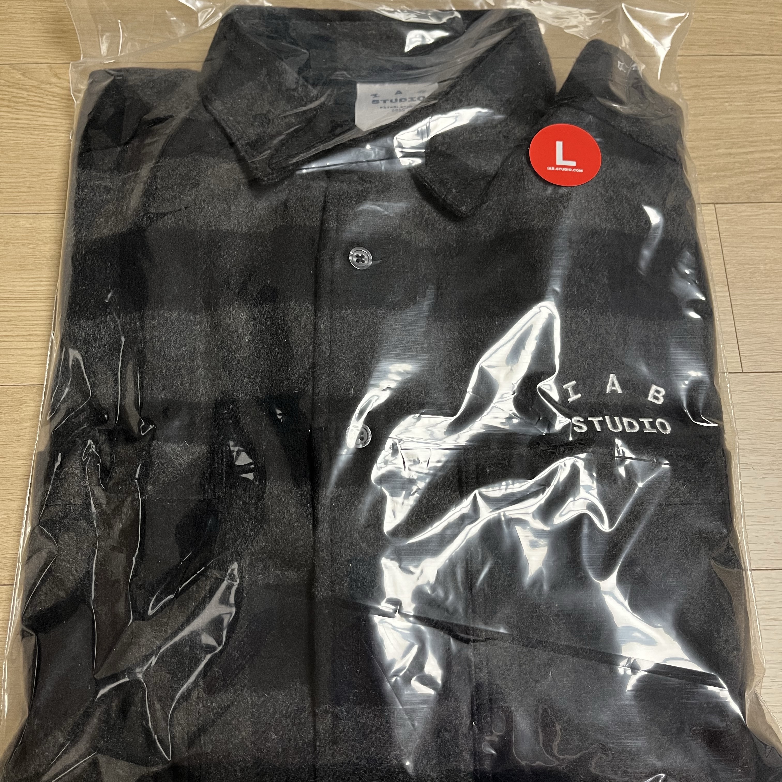 IAB Studio Gingham Check Shirt Black White 착용 스타일