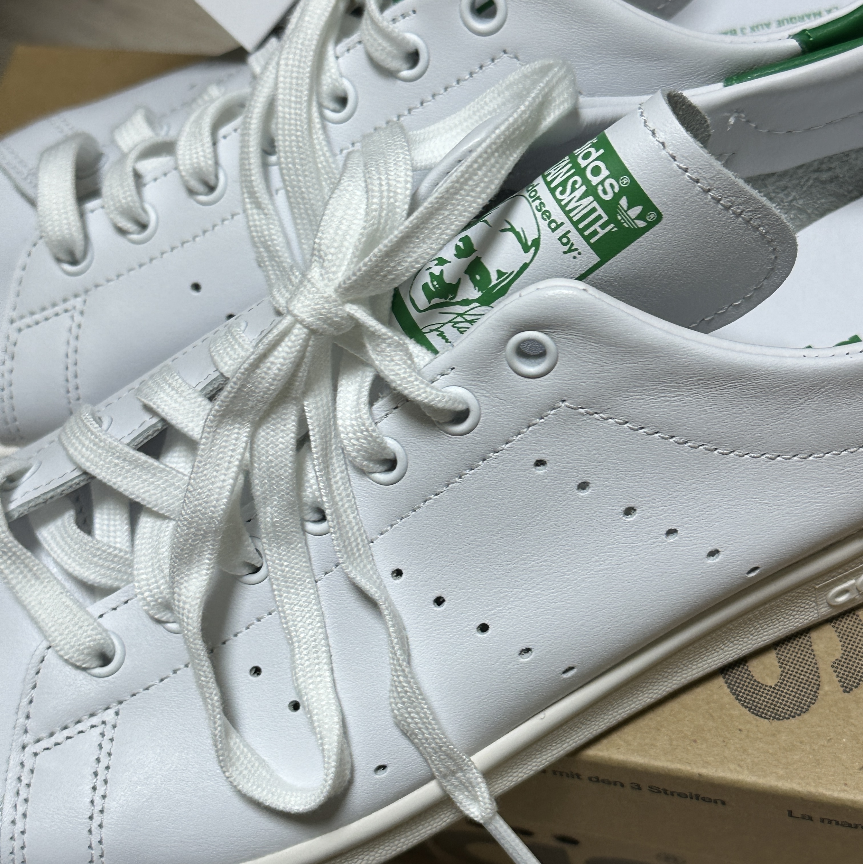 Adidas Stan Smith Decon Cloud White Green 착용 스타일