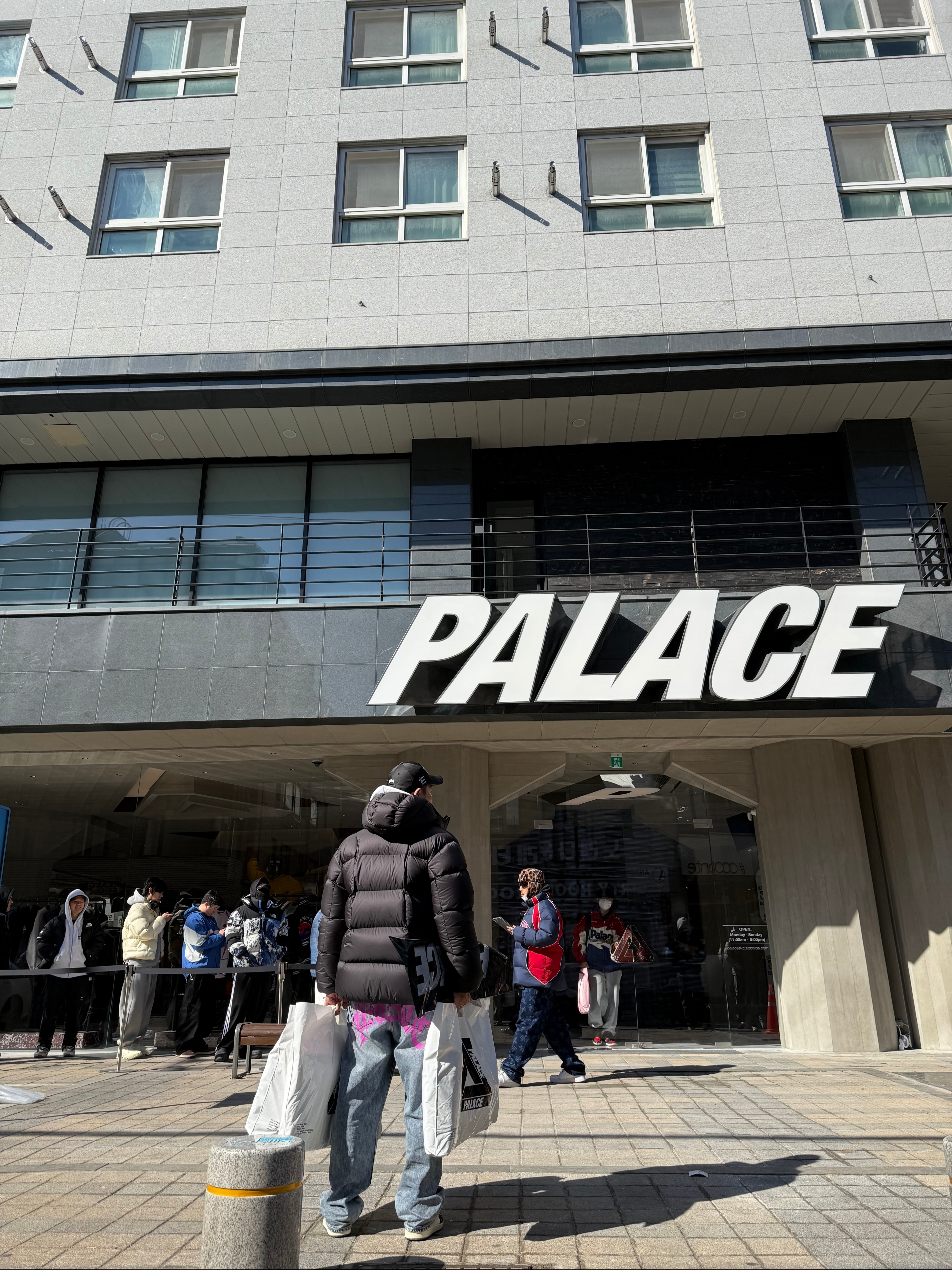 Palace Korea Cap Black - 24SS, Palace Pertex Frost Balaclava Puffa Black - 22FW 착용 스타일 - 2