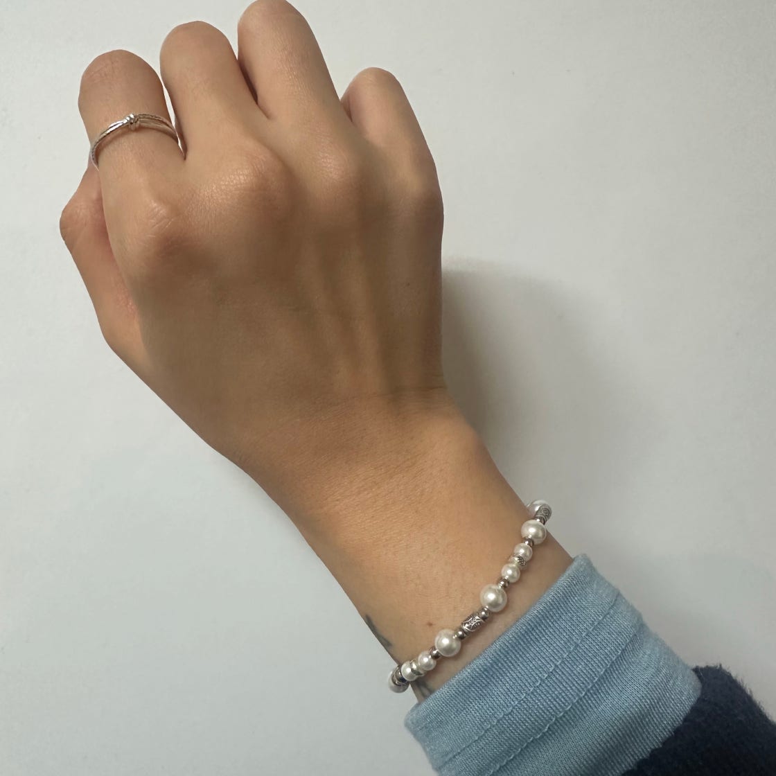 [SCUDO]  White Ice Pearl Beads ブレスレット Scudo Snow White Ice  STYLE | KREAM