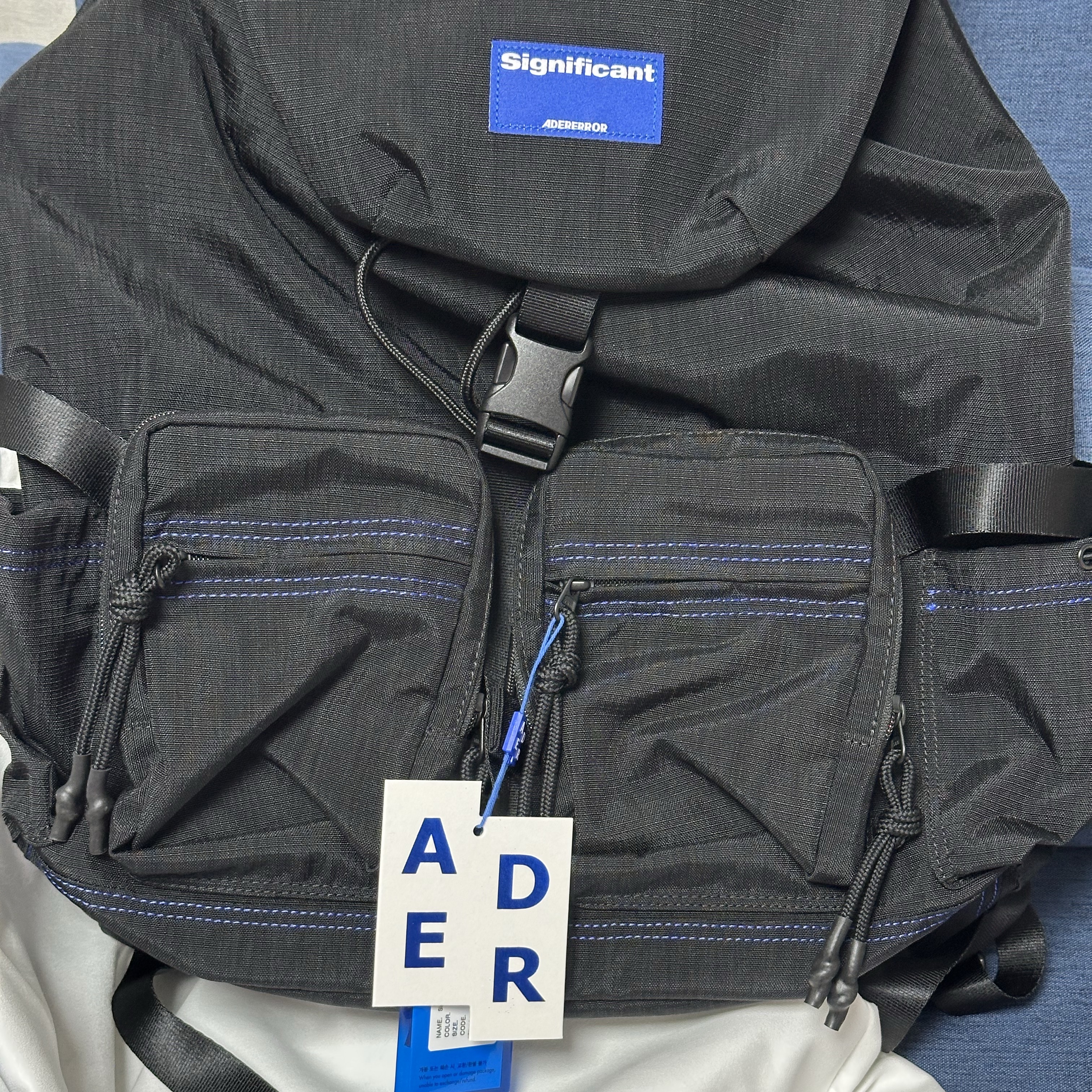 Ader Error Significant Tag Backpack 01 Noir 착용 스타일