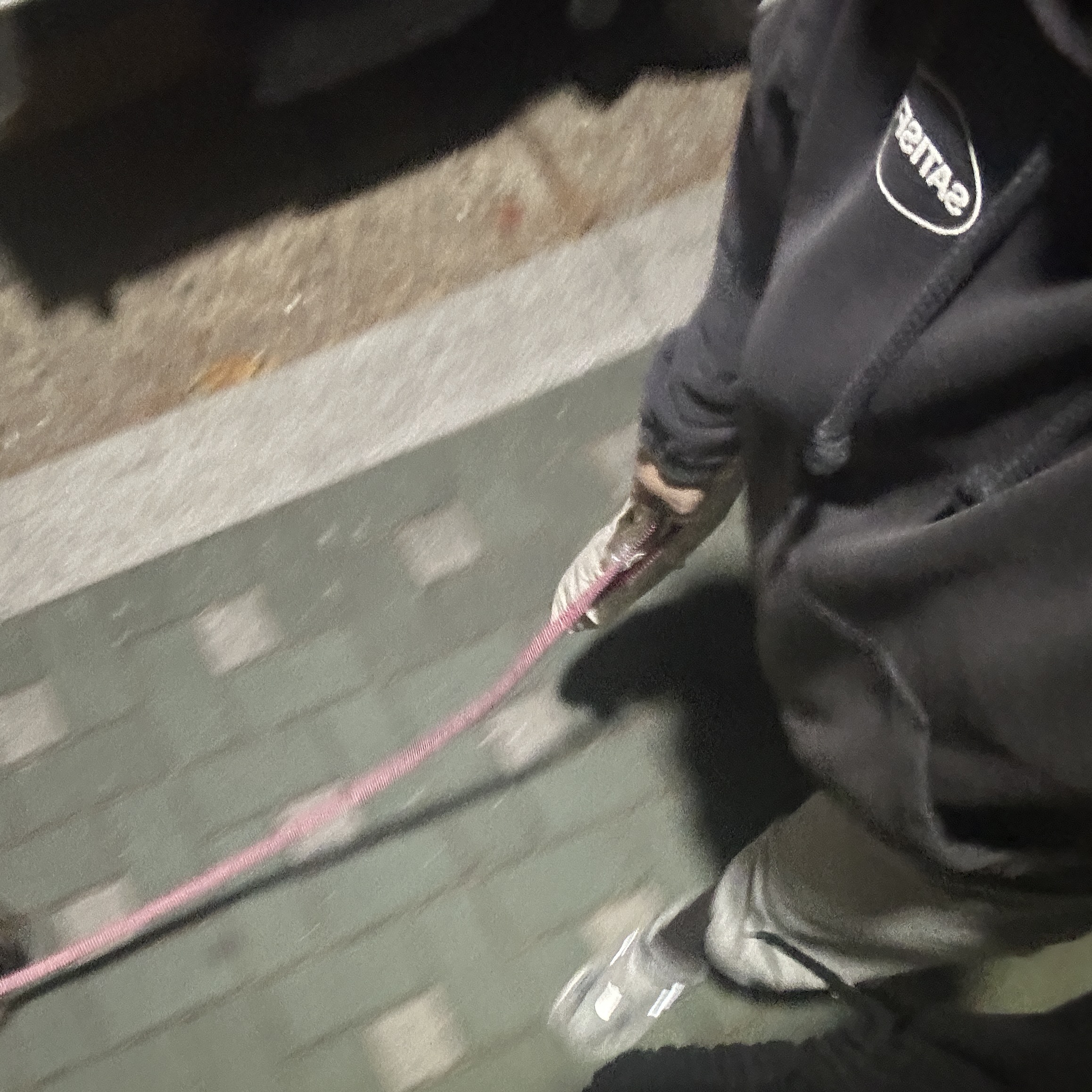 Satisfy Softcell Hoodie Aged Black 착용 스타일 - 4
