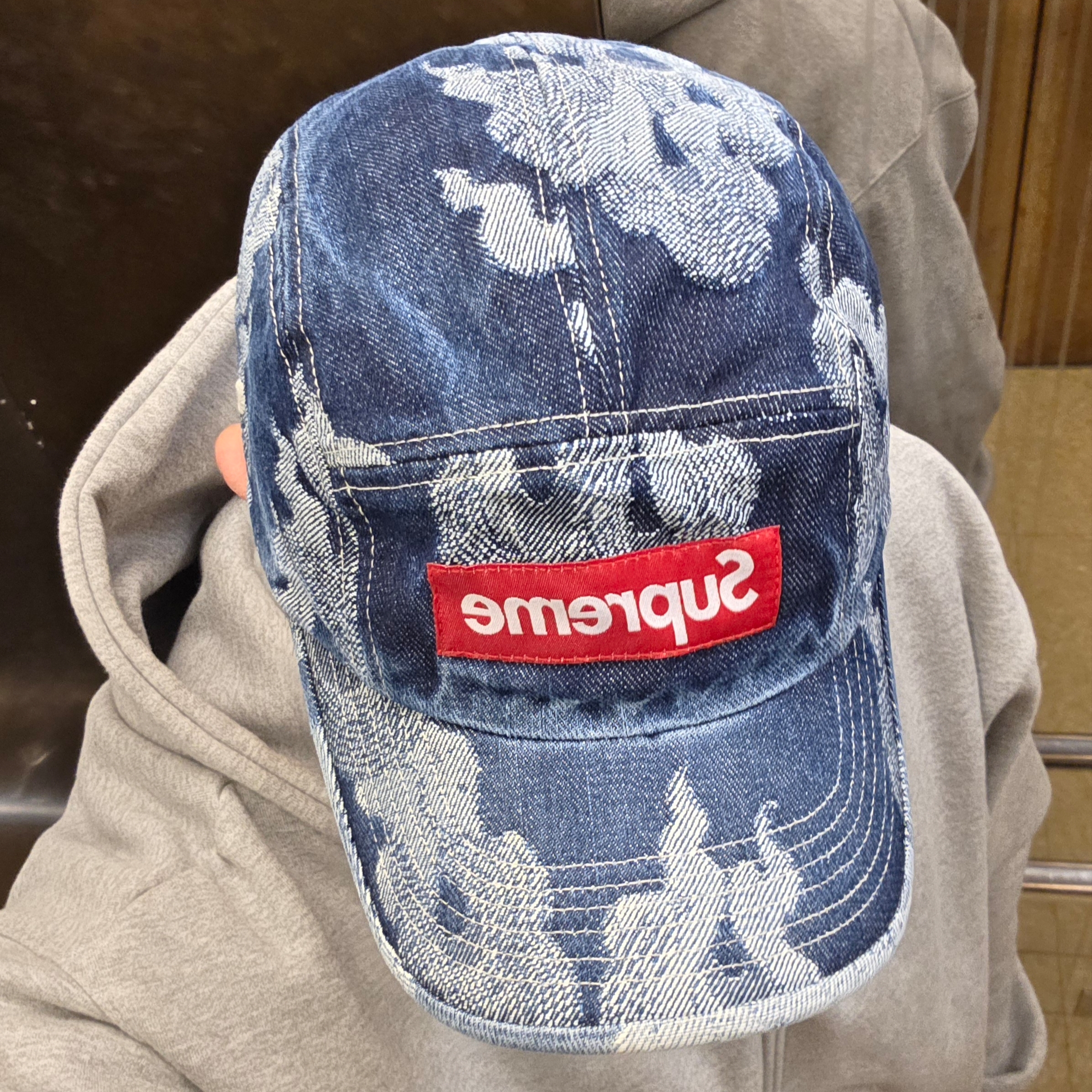 Supreme Flames Jacquard Denim Camp Cap Washed Indigo - 23SS 착용 스타일 - 1