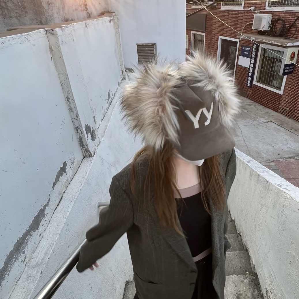 Open Yy Faux Fur Corduroy Earflap Cap Khaki 착용 스타일 - 1