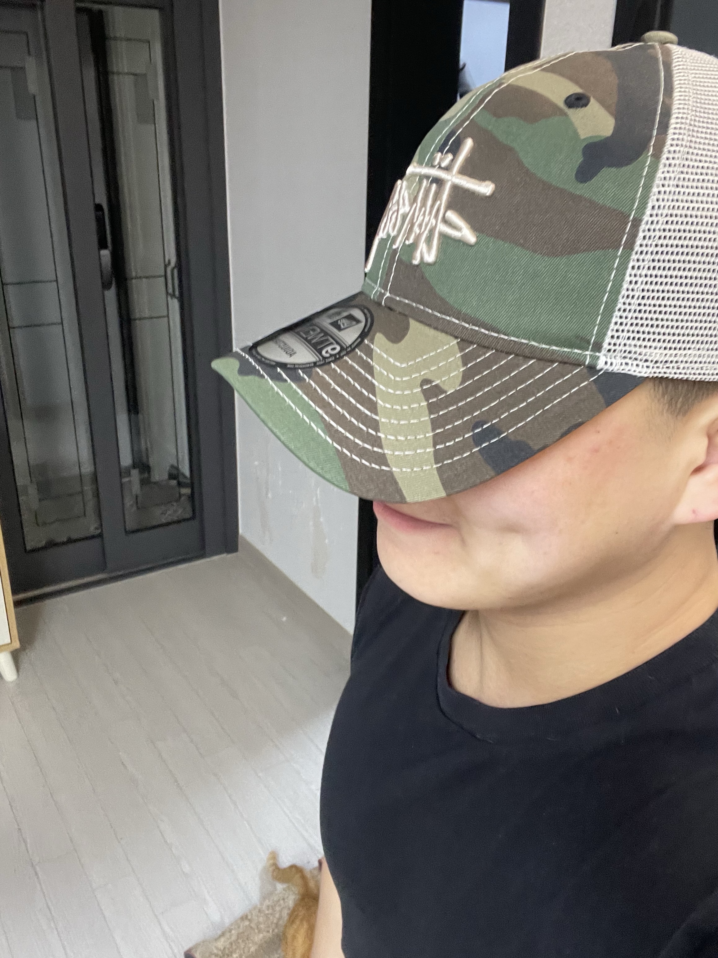 Stussy New Era 9twenty Basic Trucker Woodland Camo 착용 스타일