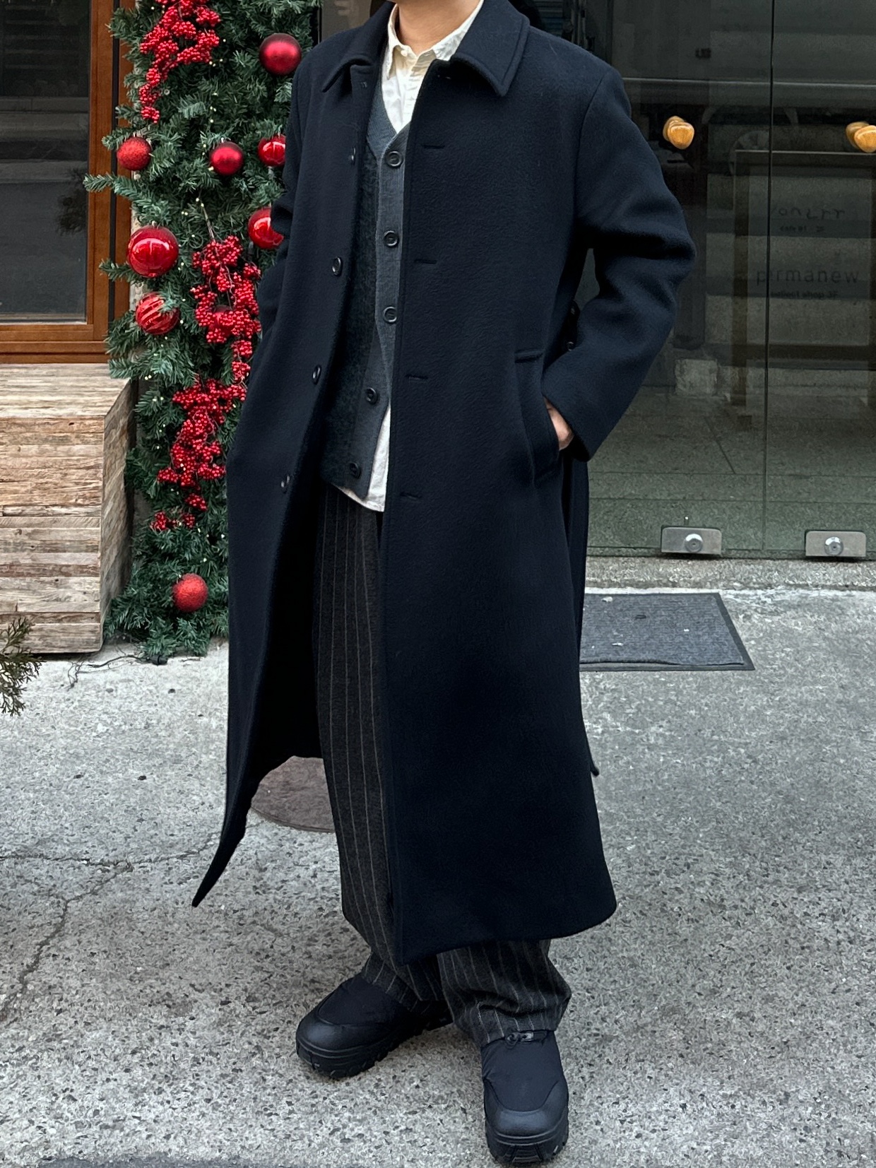 Amomento Mens Single Breasted Long Coat Black - 24FW, The Museum Visitor Corduroy Ball Cap Brown 착용 스타일 - 6