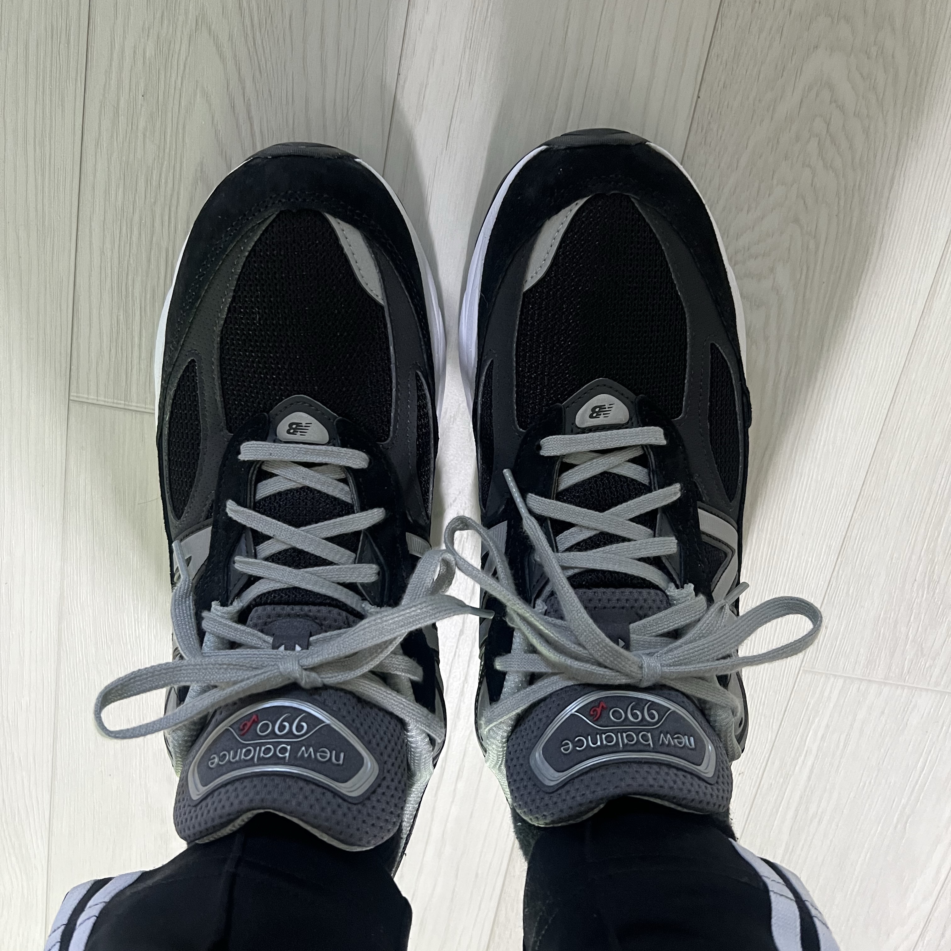 New Balance 990v6 Made in USA Black White 착용 스타일