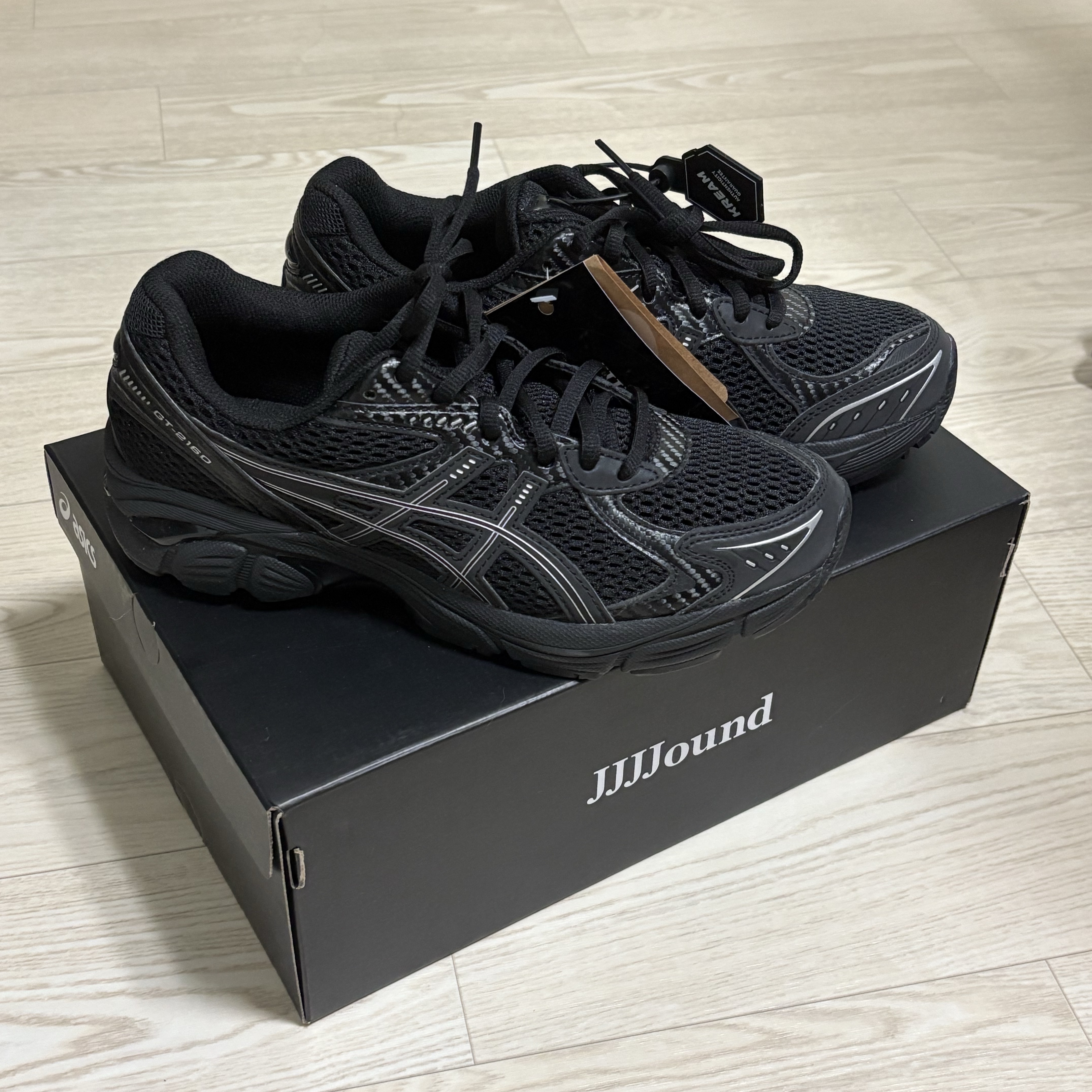 Asics x JJJJound GT-2160 Black Pure Silver 착용 스타일 - 2