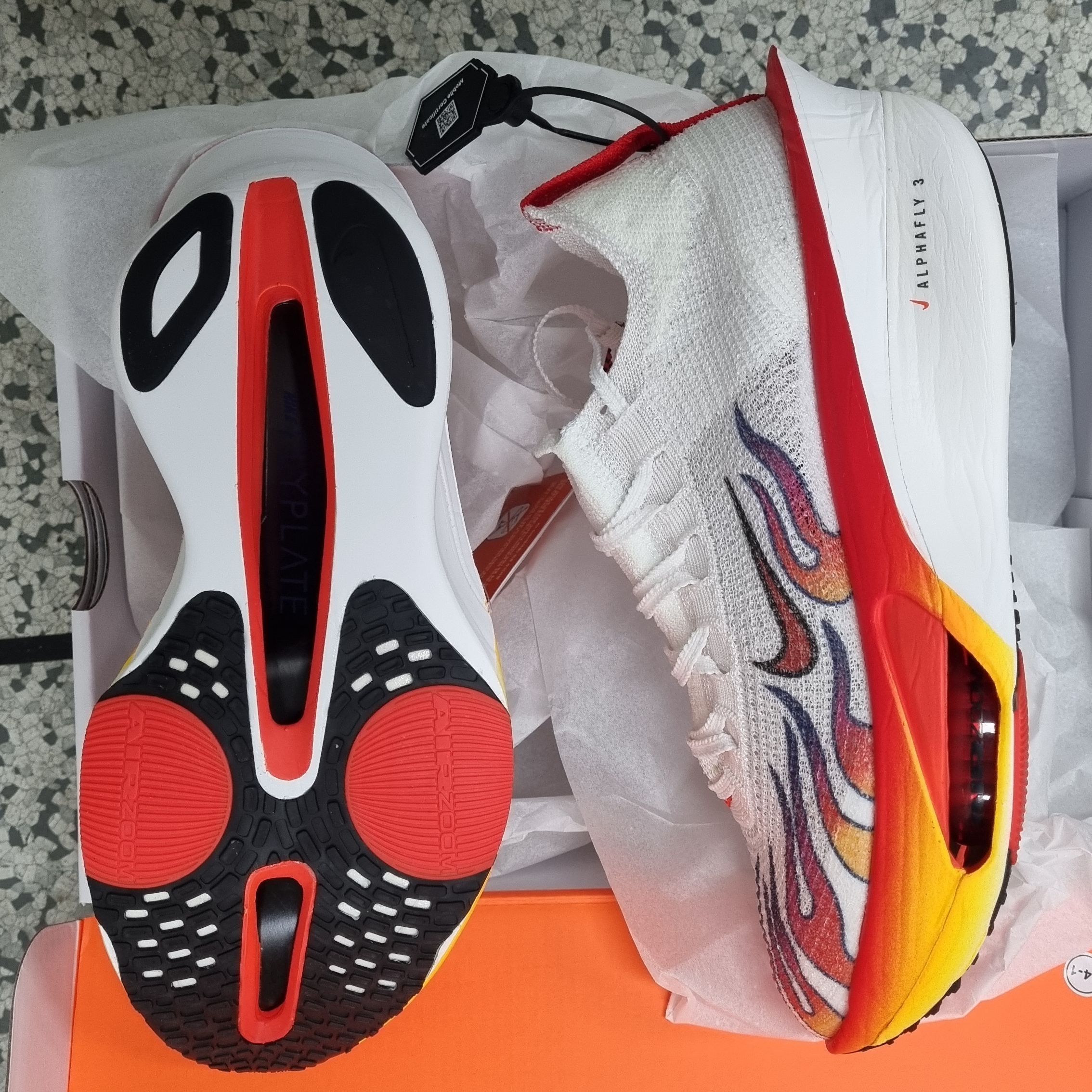 Nike Air Zoom Alphafly Next% 3 PRM White Habanero Red 착용 스타일 - 4