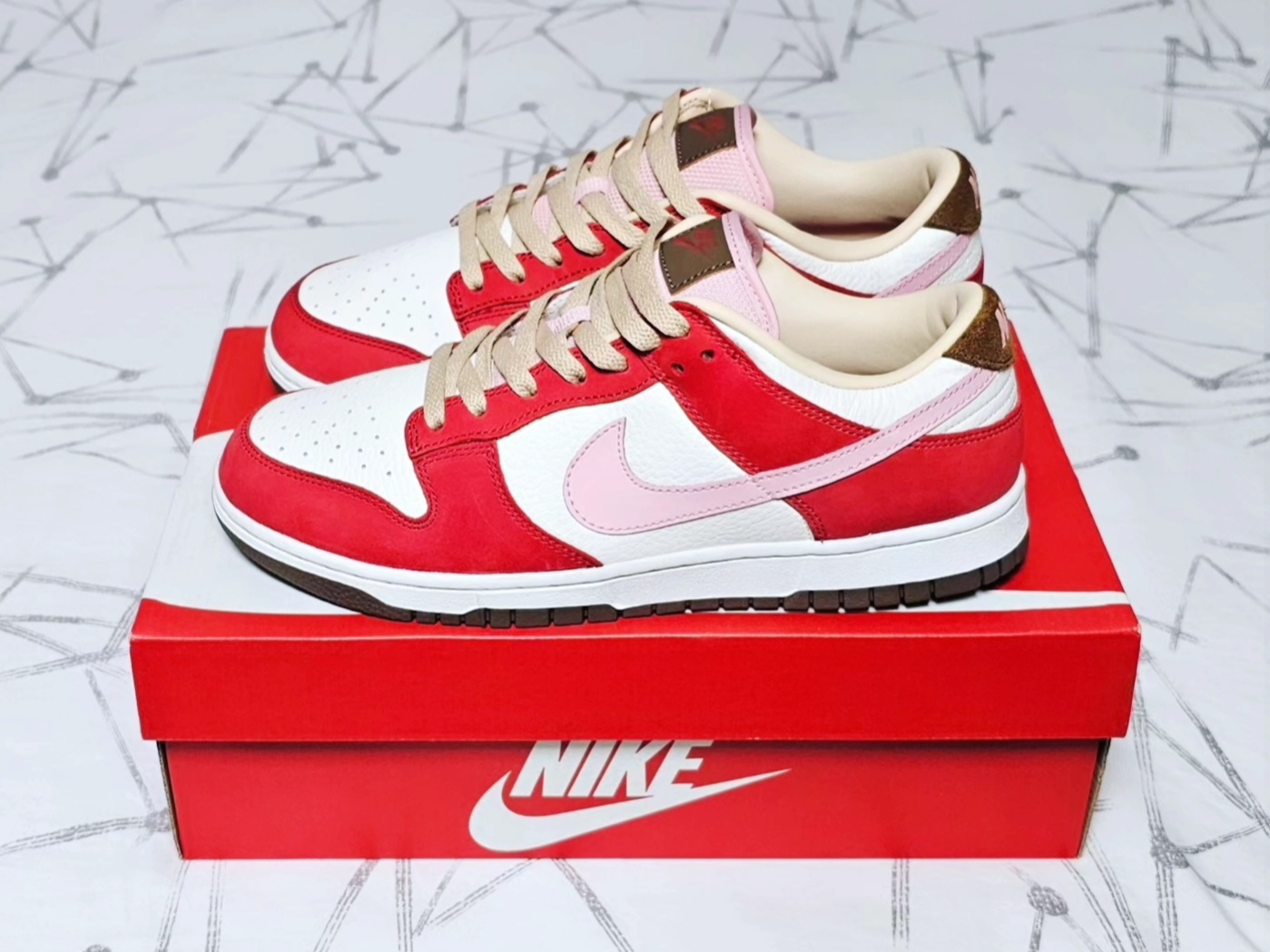 (W) Nike Dunk Low PRM Sail and Sport Red 착용 스타일 - 2