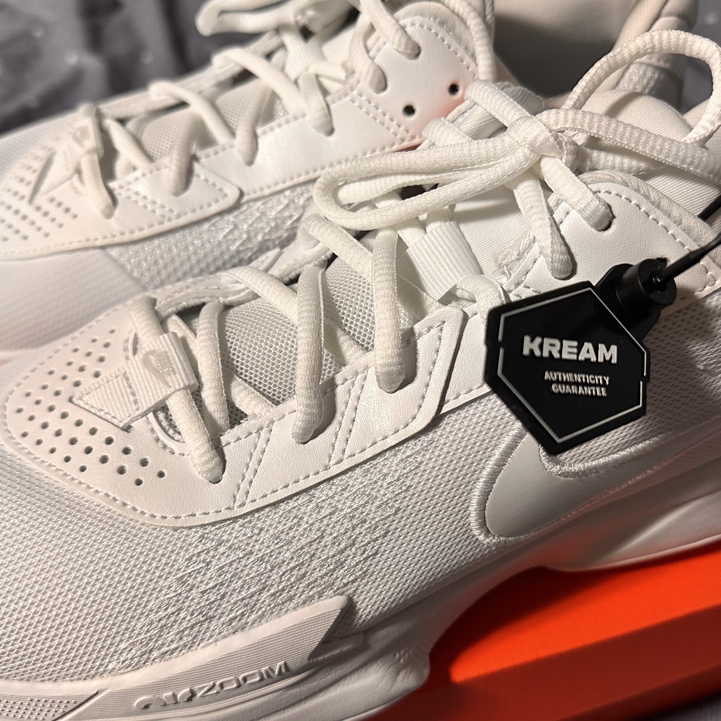 Nike Air Zoom G.T. Cut Academy EP White Photon Dust 착용 스타일