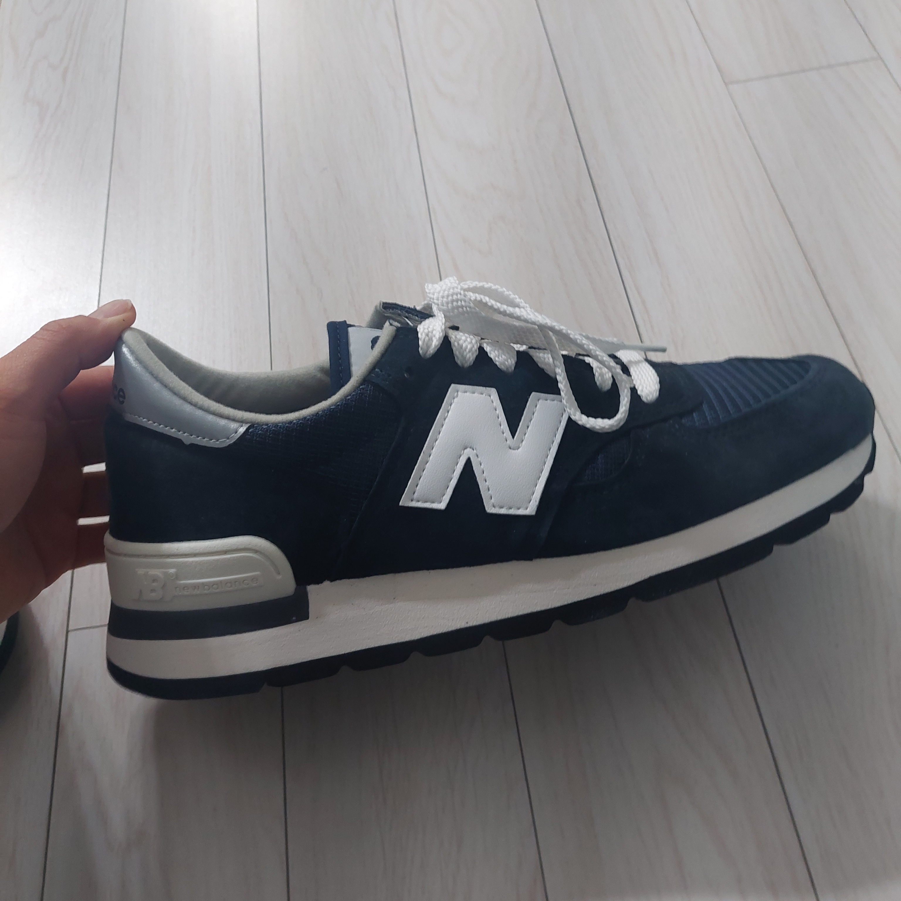 New Balance 990v1 Made in USA Navy 착용 스타일 - 1