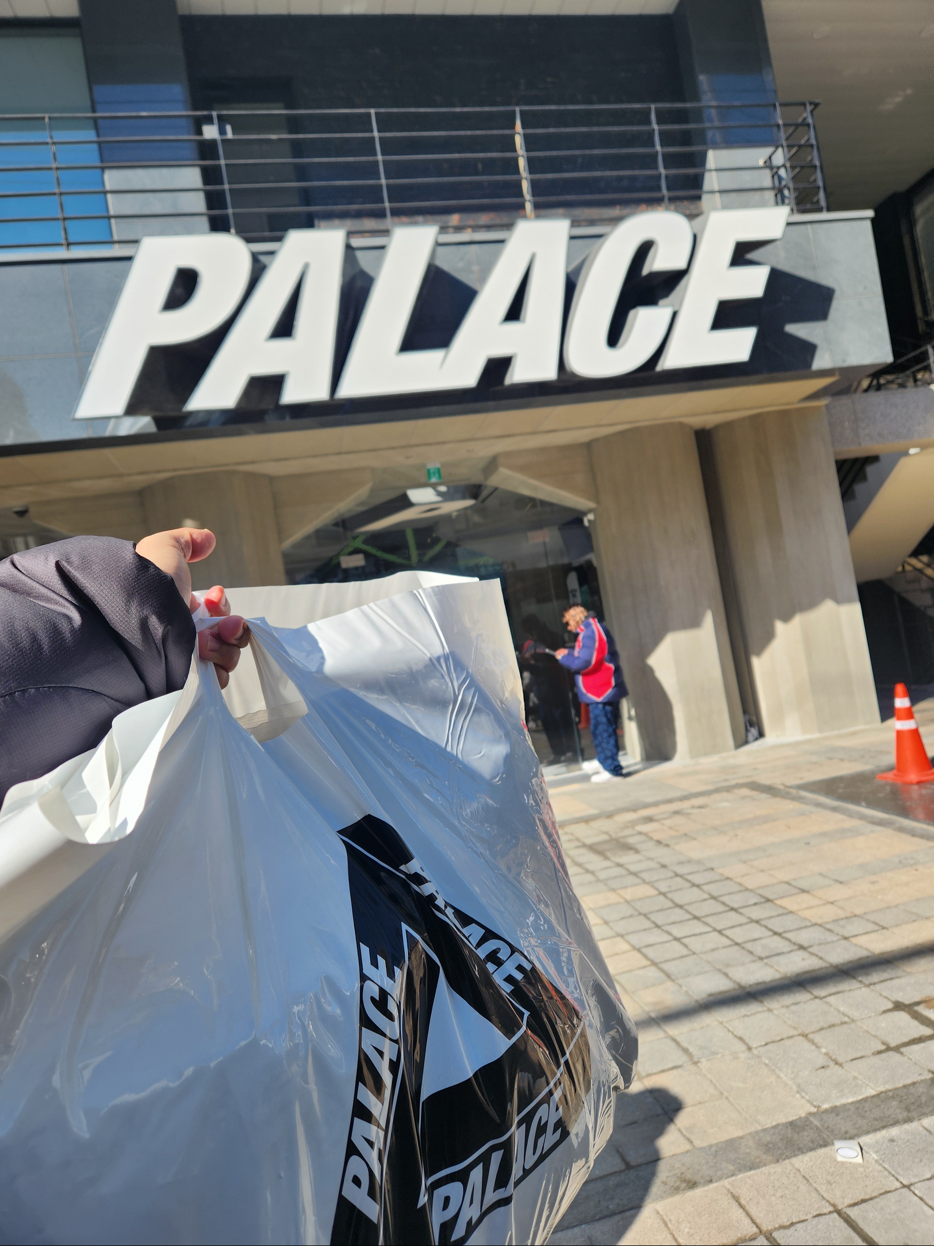 Palace Korea Cap Black - 24SS, Palace Pertex Frost Balaclava Puffa Black - 22FW 착용 스타일 - 3