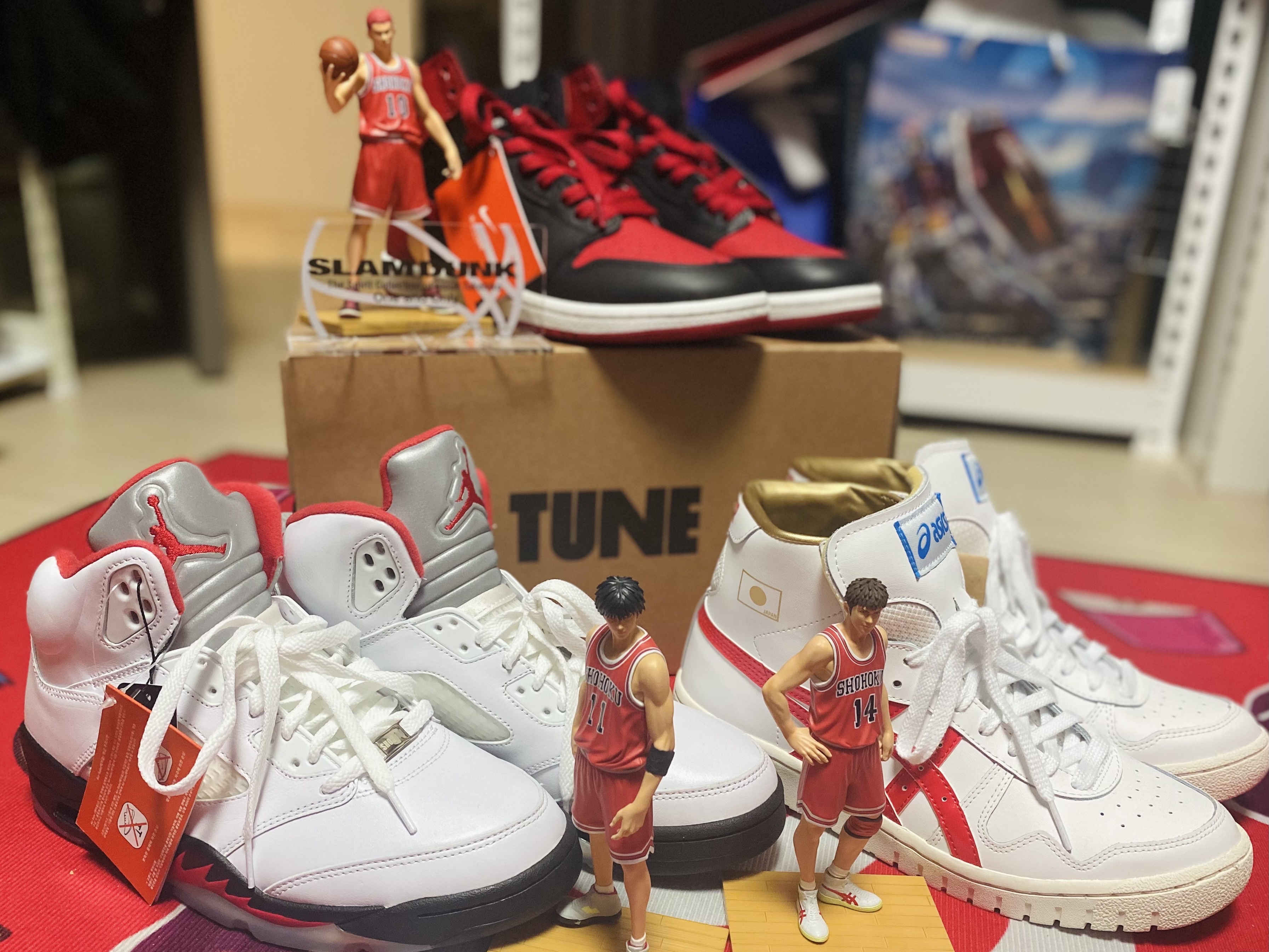 Jordan 1 High 85 Bred, Jordan 1 x Tune High 85 Bred (Special Package) 착용 스타일 - 2