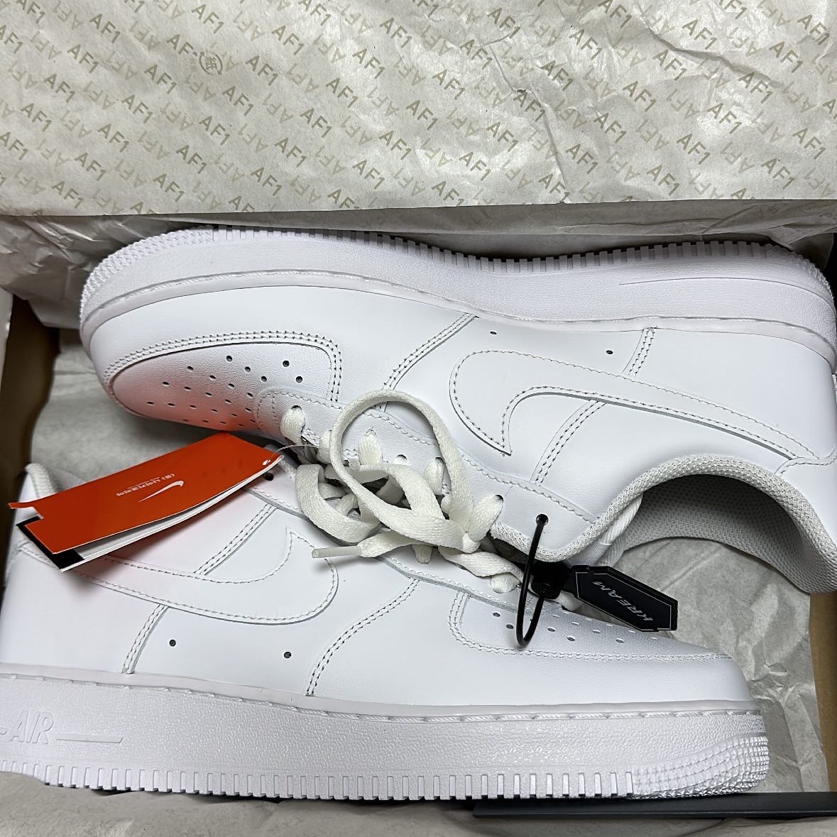 Nike Air Force 1 '07 Low White 착용 스타일