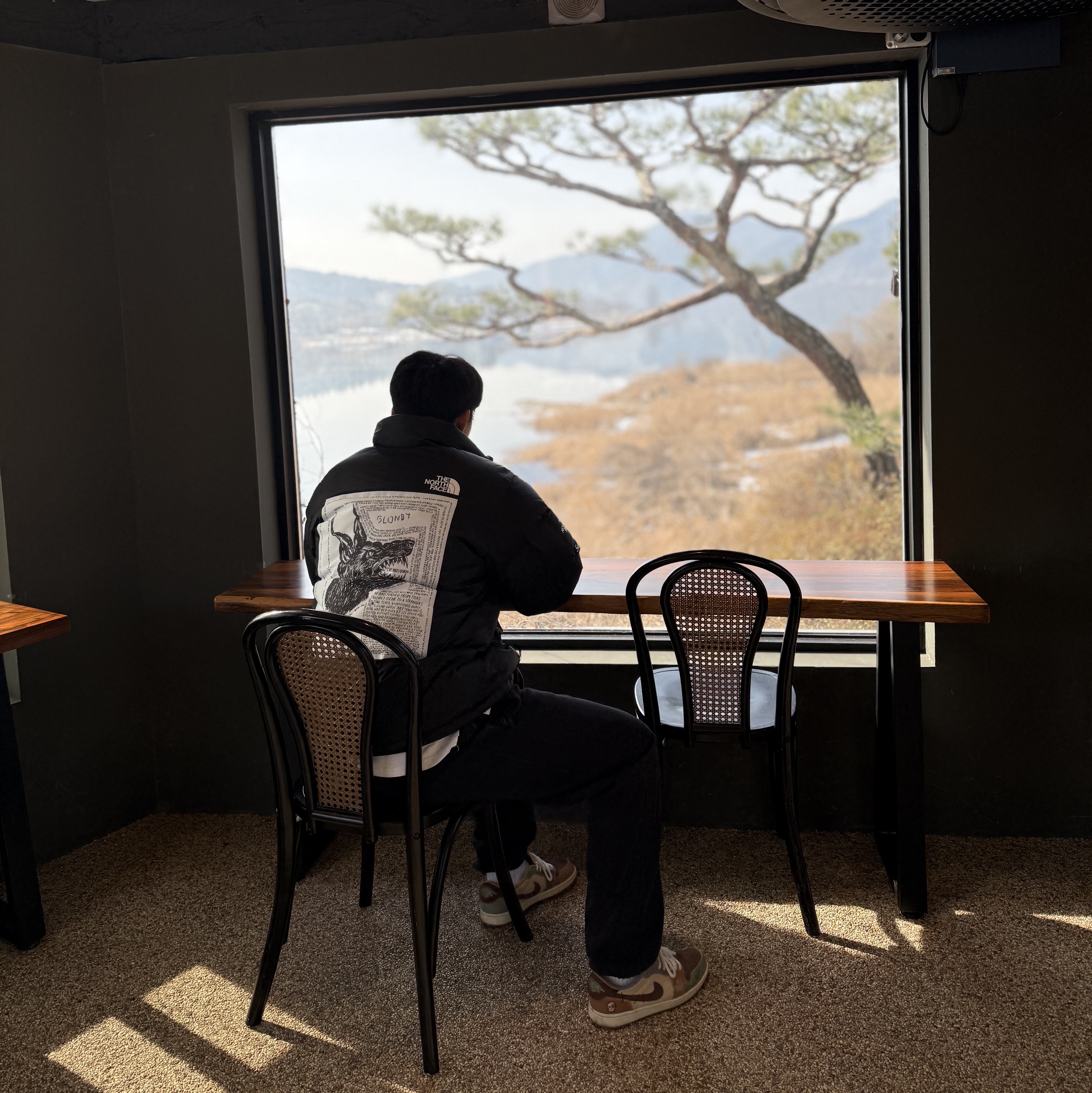 Jordan 1 x Zion Williamson Retro Low OG Flax and Oil Green, Supreme x The North Face Nuptse Jacket Black - 24FW 착용 스타일