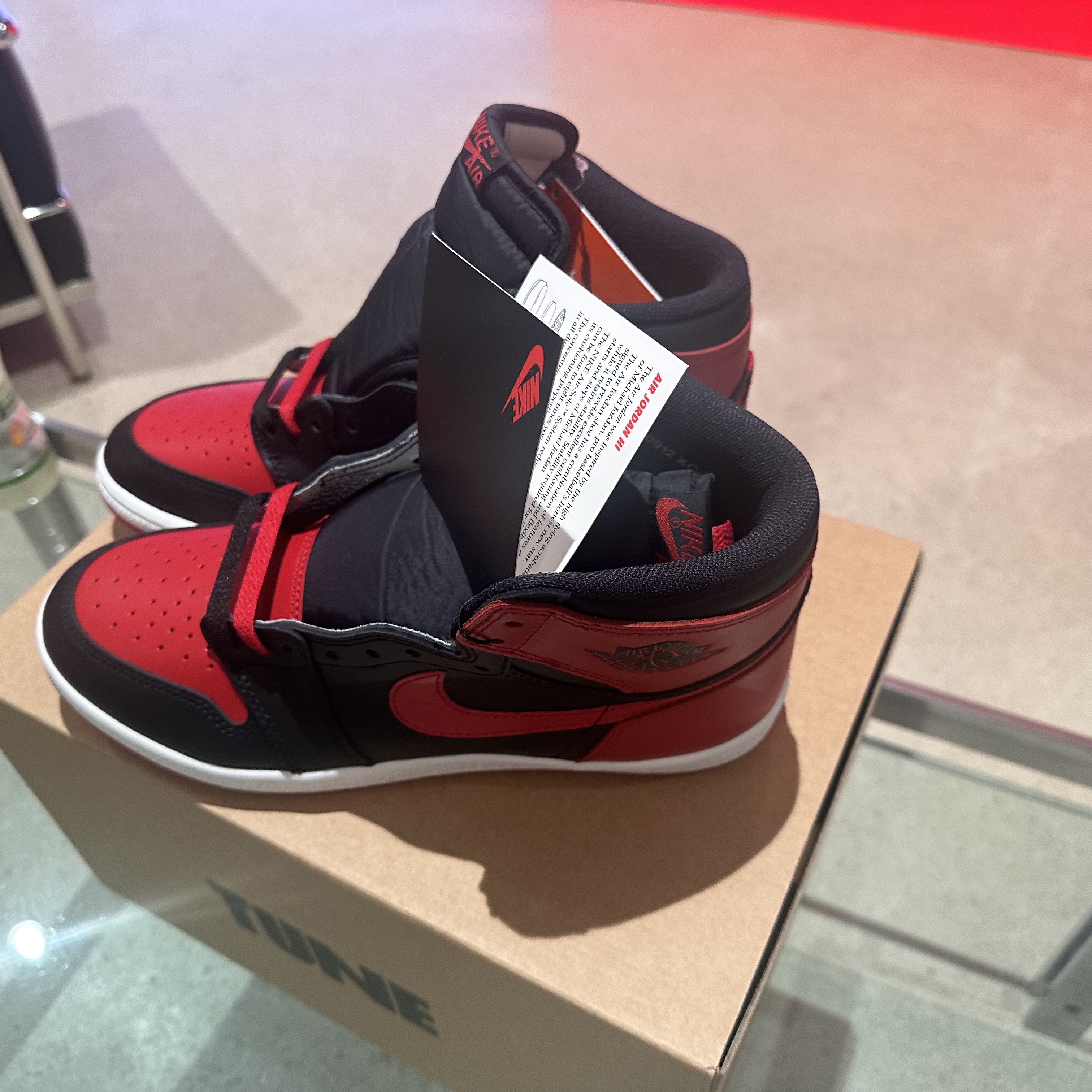Jordan 1 Retro Bred 2001, Jordan 1 High 85 Bred 착용 스타일 - 2