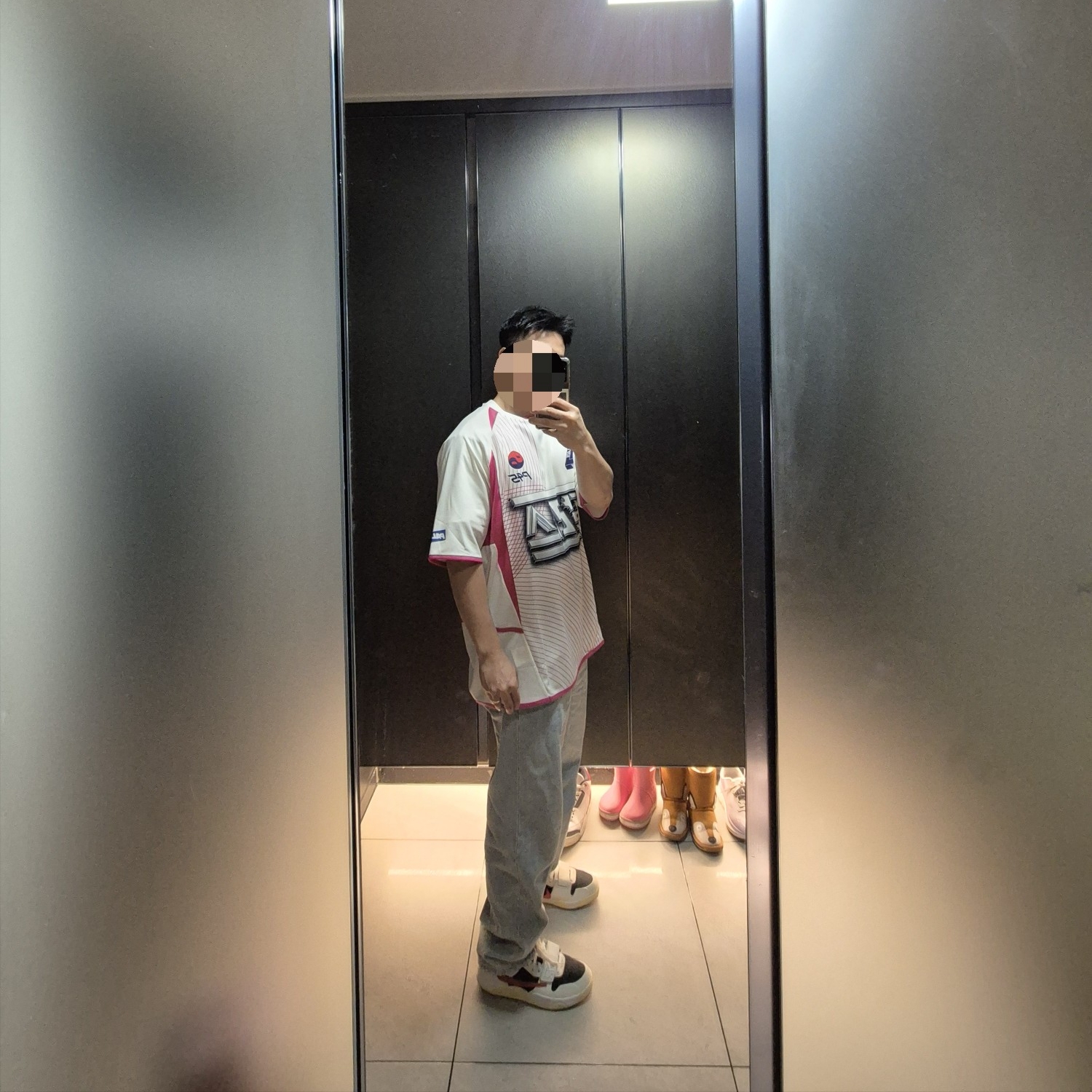 Palace Seoul 2 Seoul Jersey White Pink - 25SS, Palace Seoul 2 Seoul Tri-Ferg T-Shirt Grey Marl - 25SS 착용 스타일 - 4