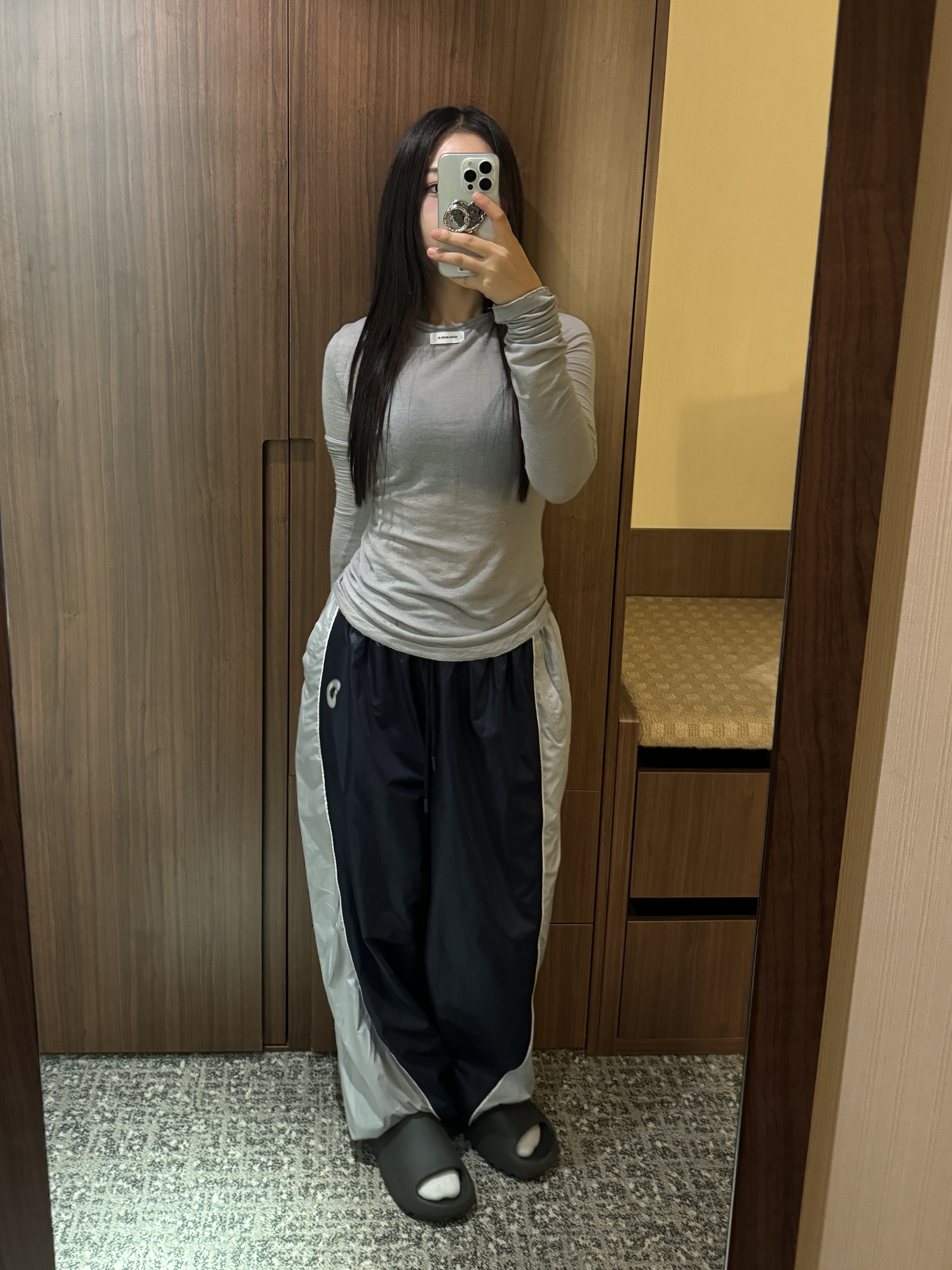 Aviemuah Heart Phone Knob Rhodium, Adidas Yeezy Slide Onyx 착용 스타일