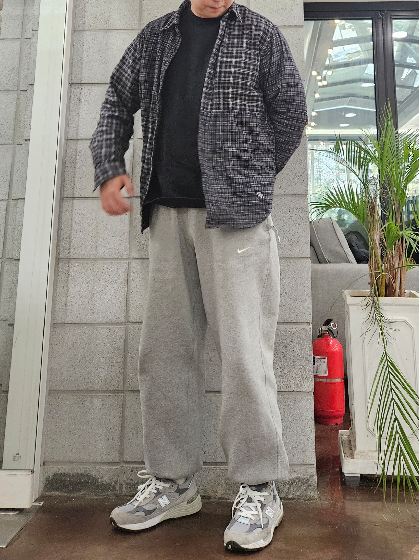 Uniqlo x JW Anderson Flannel Shirt Long Sleeve Regular Collar A Dark Gray - KR 착용 스타일