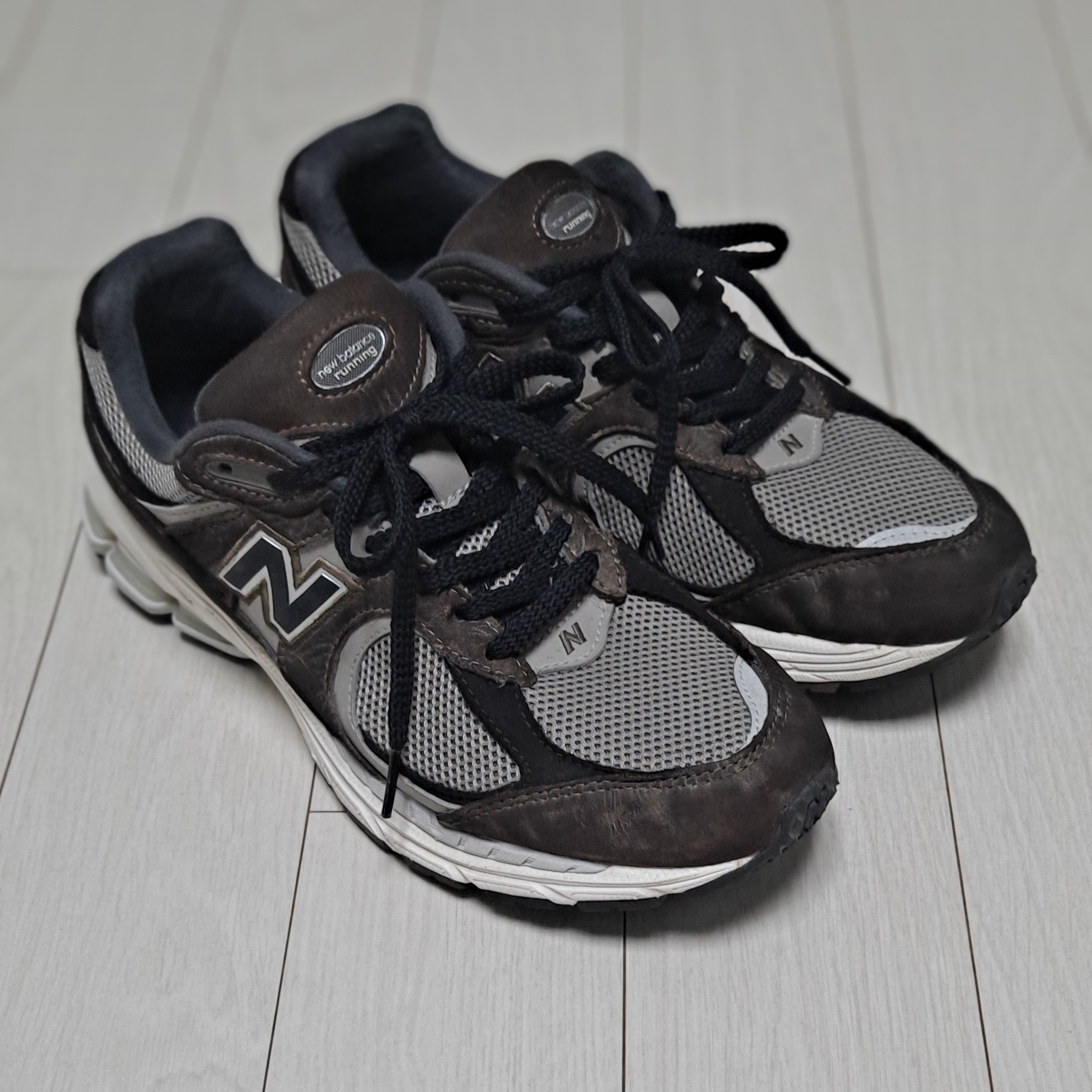 New Balance 2002 Warm Alpaca 착용 스타일 - 3