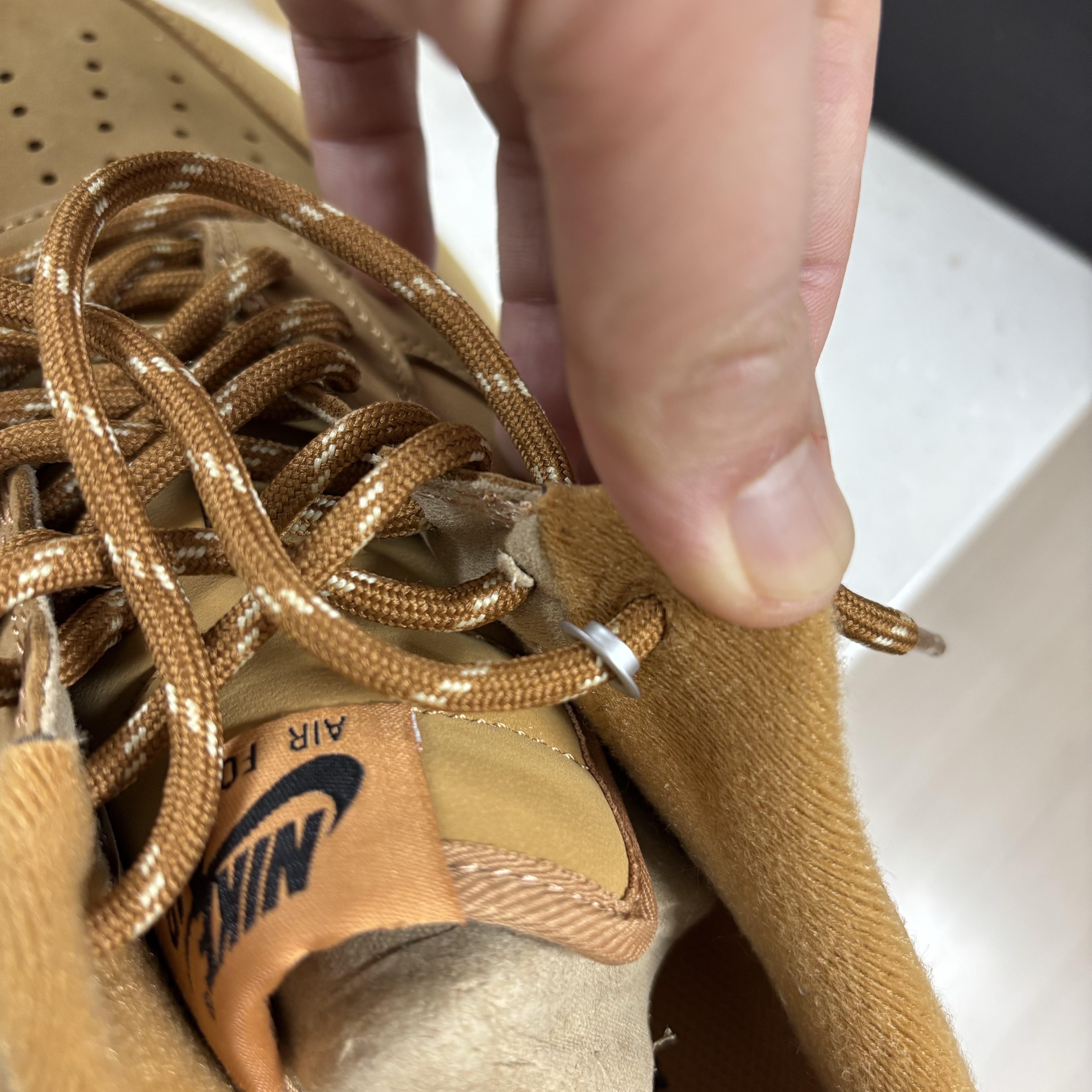 Nike Air Force 1 '07 WB Flax 착용 스타일