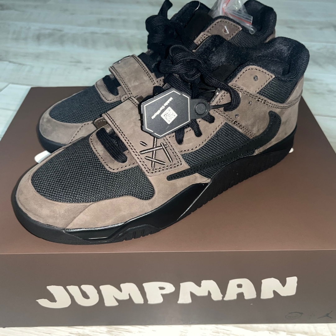 Jordan x Travis Scott Jumpman Jack TR Black and Dark Mocha 착용 스타일