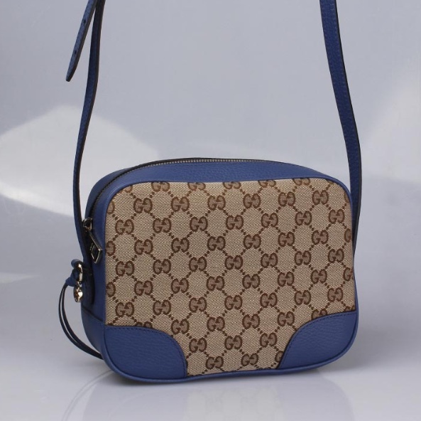 Gucci GG Canvas Disco Bag Beige Blue 착용 스타일 - 1